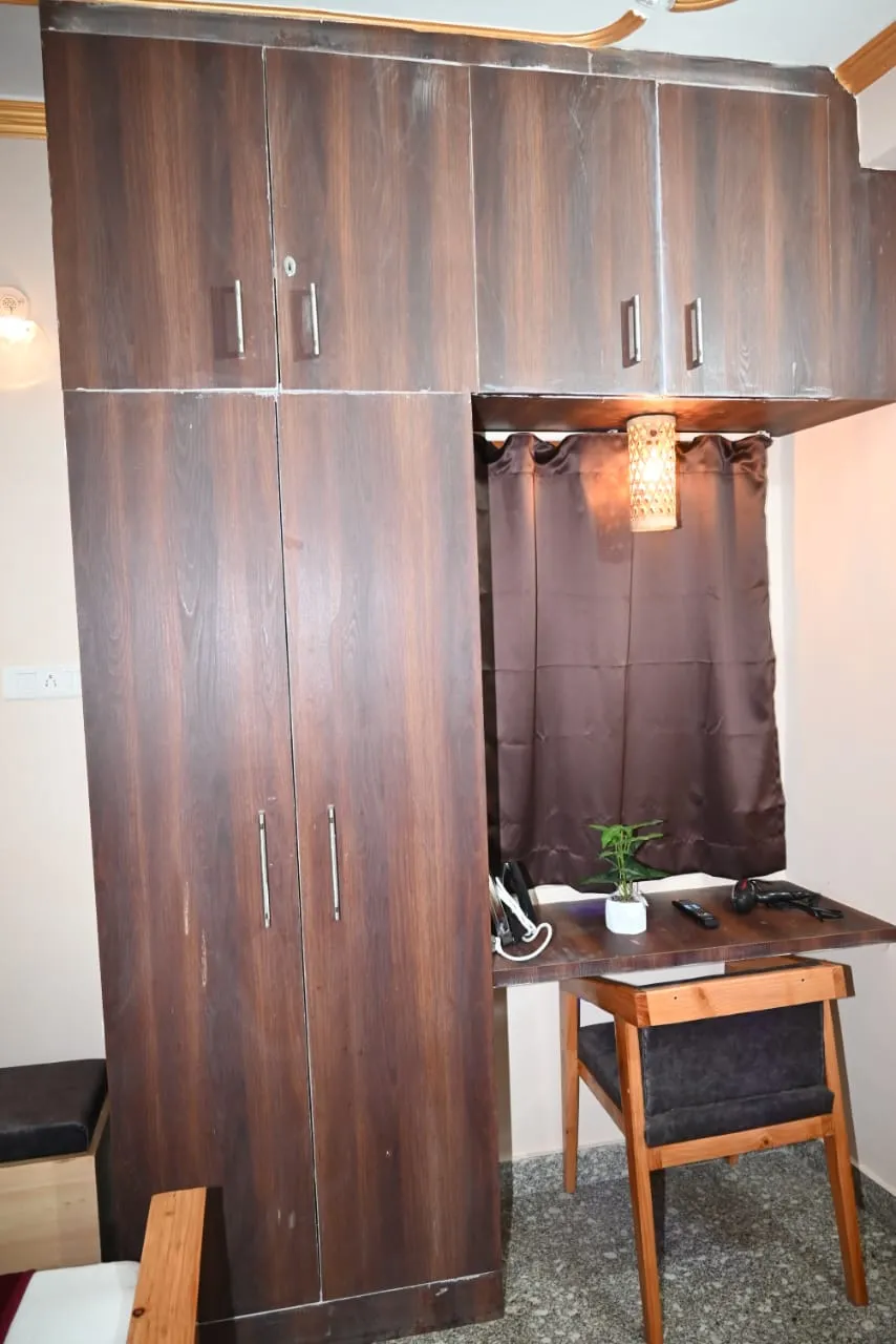 Hotel Lohaghat Regency Near Railway station Room
