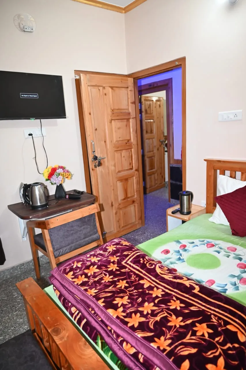 Hotel Lohaghat Regency Near Railway station Room