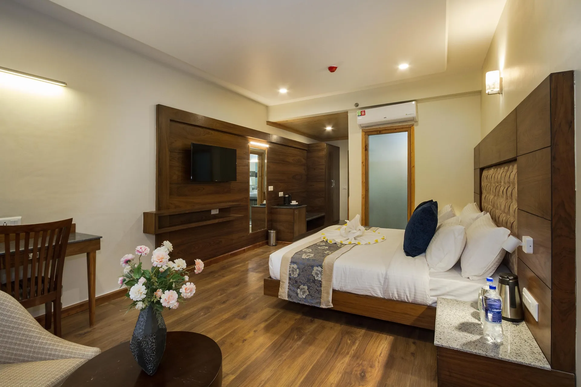 Ashapuri Village - Luxury Resort & Cottages Room