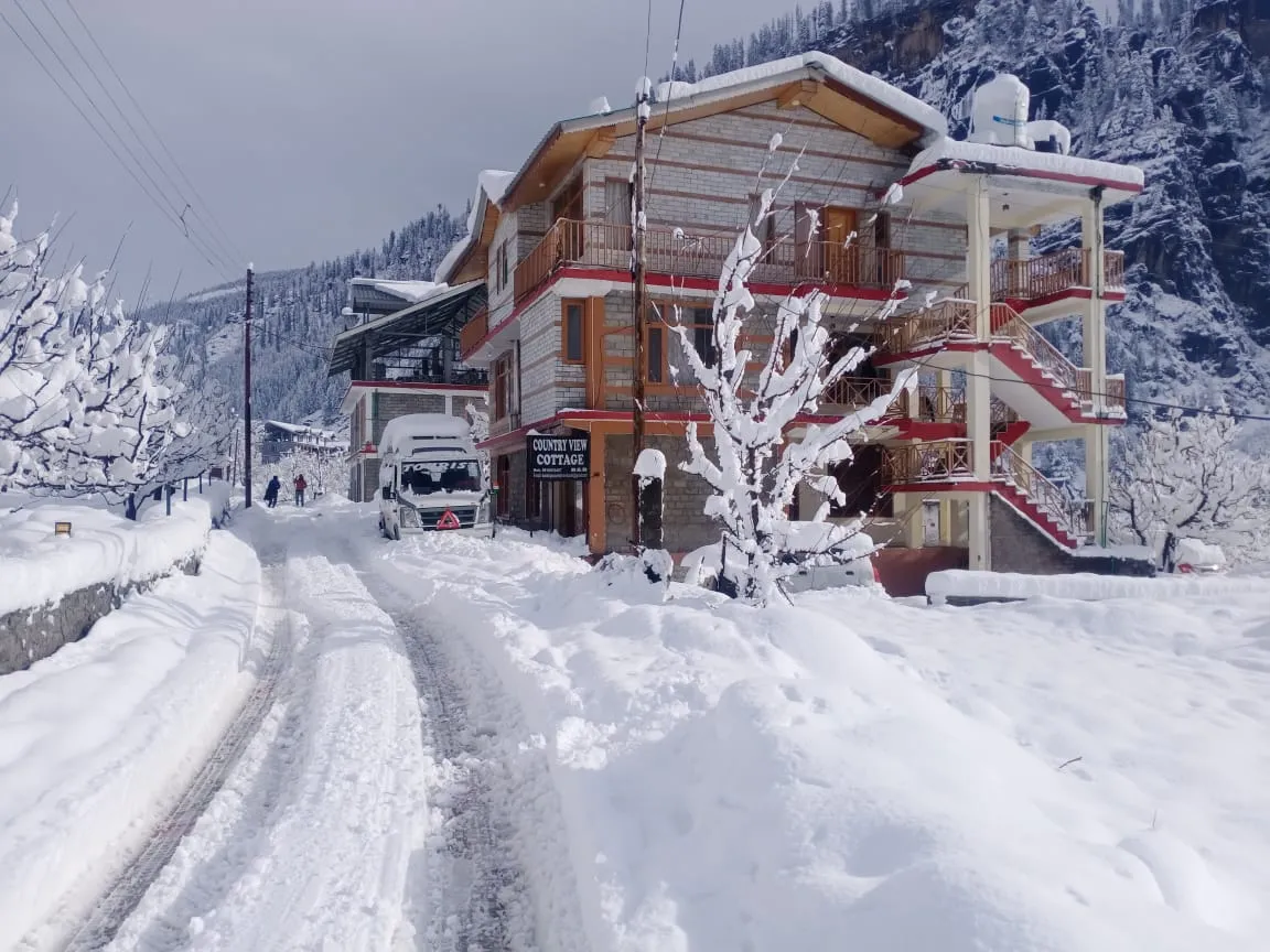 Country View Cottage Manali Facade