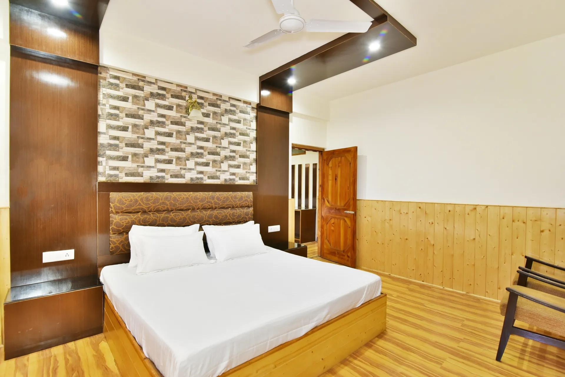 DLS Hotel Devlok Room