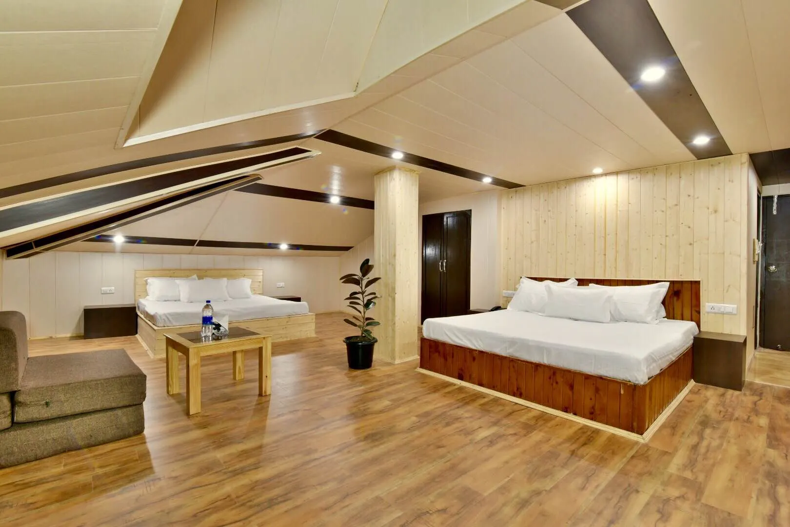 DLS Hotel Devlok Room