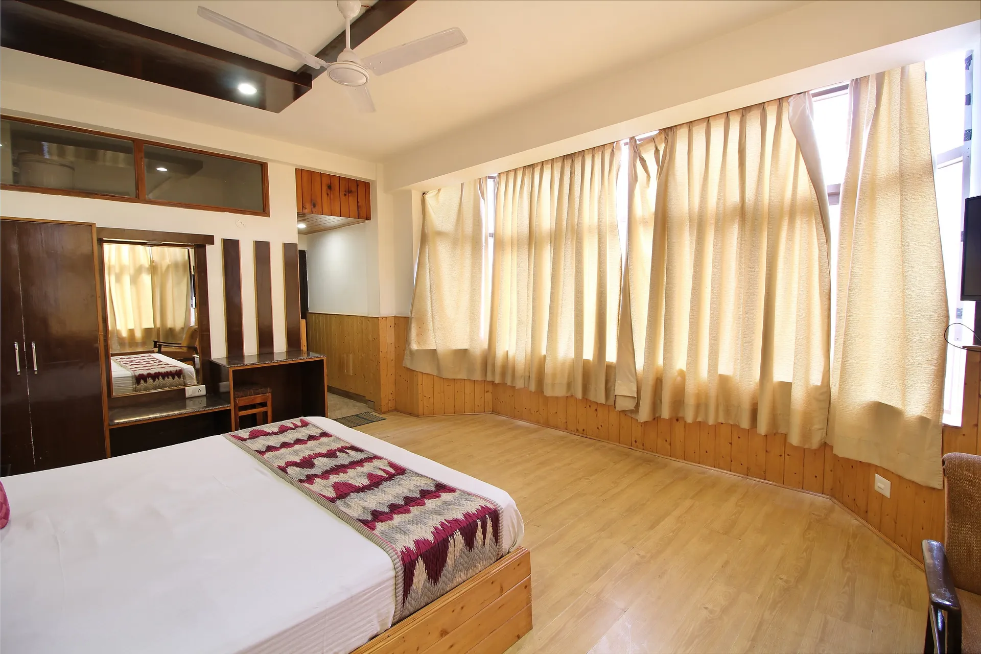 DLS Hotel Devlok Room