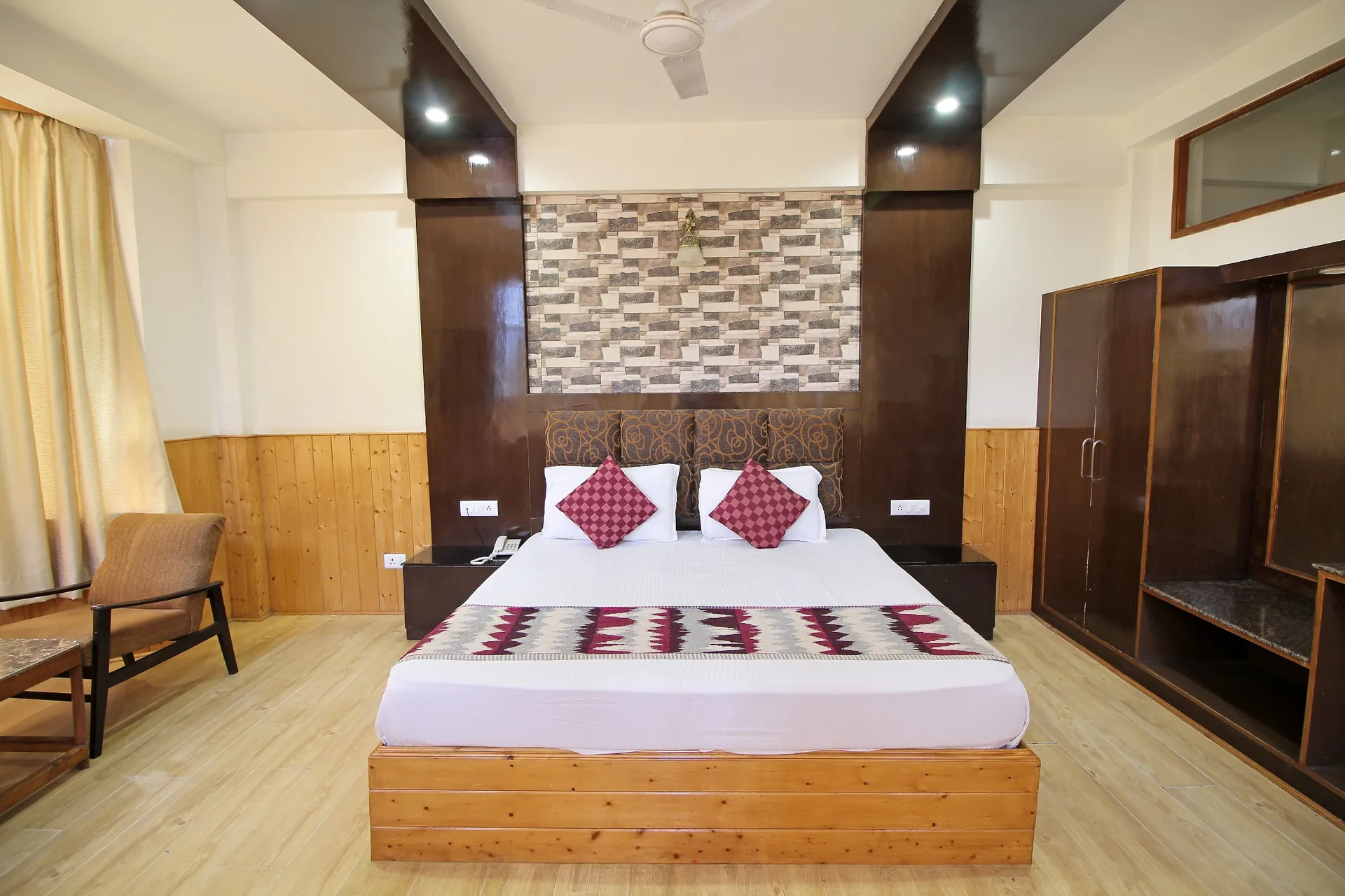 DLS Hotel Devlok Room