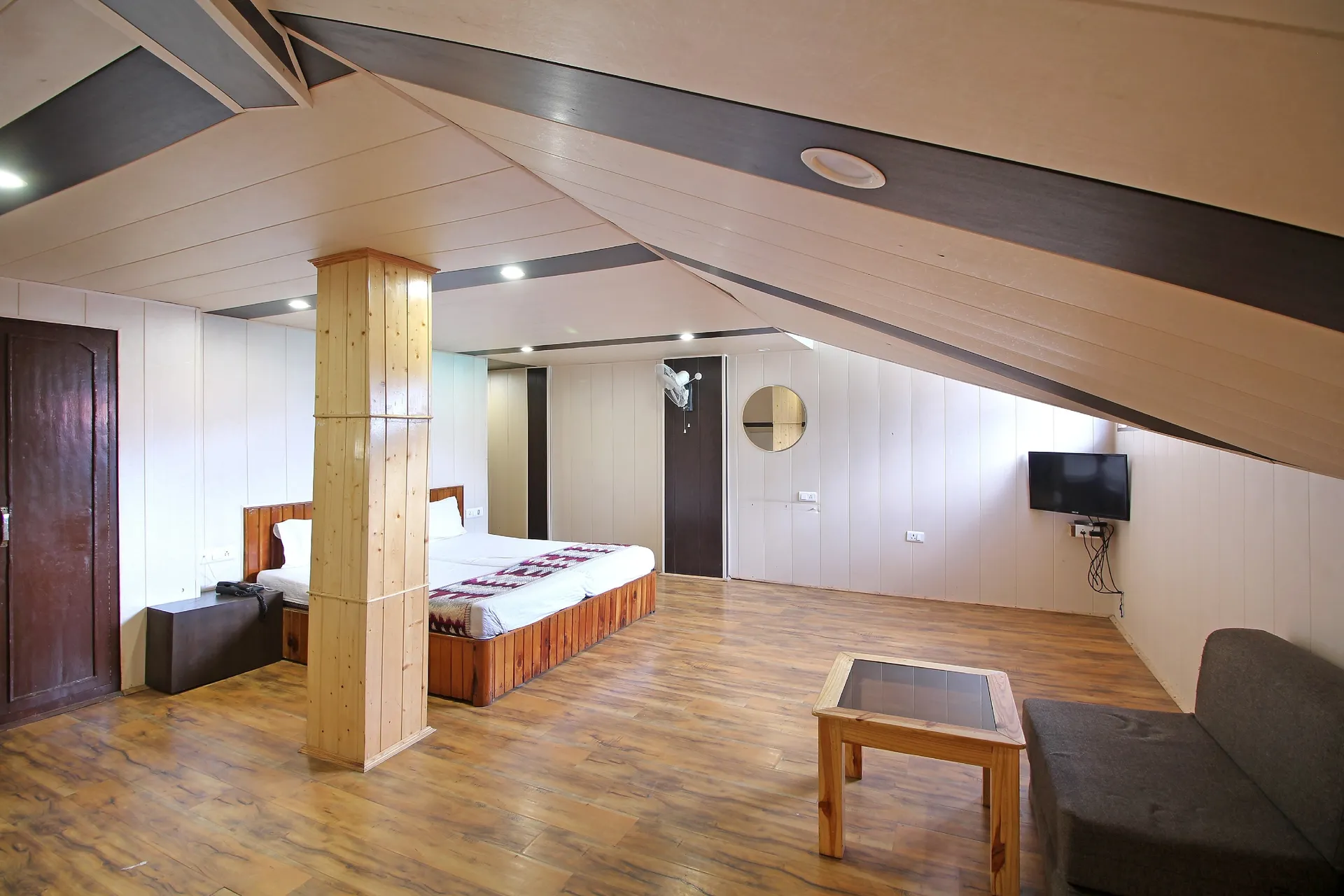 DLS Hotel Devlok Room