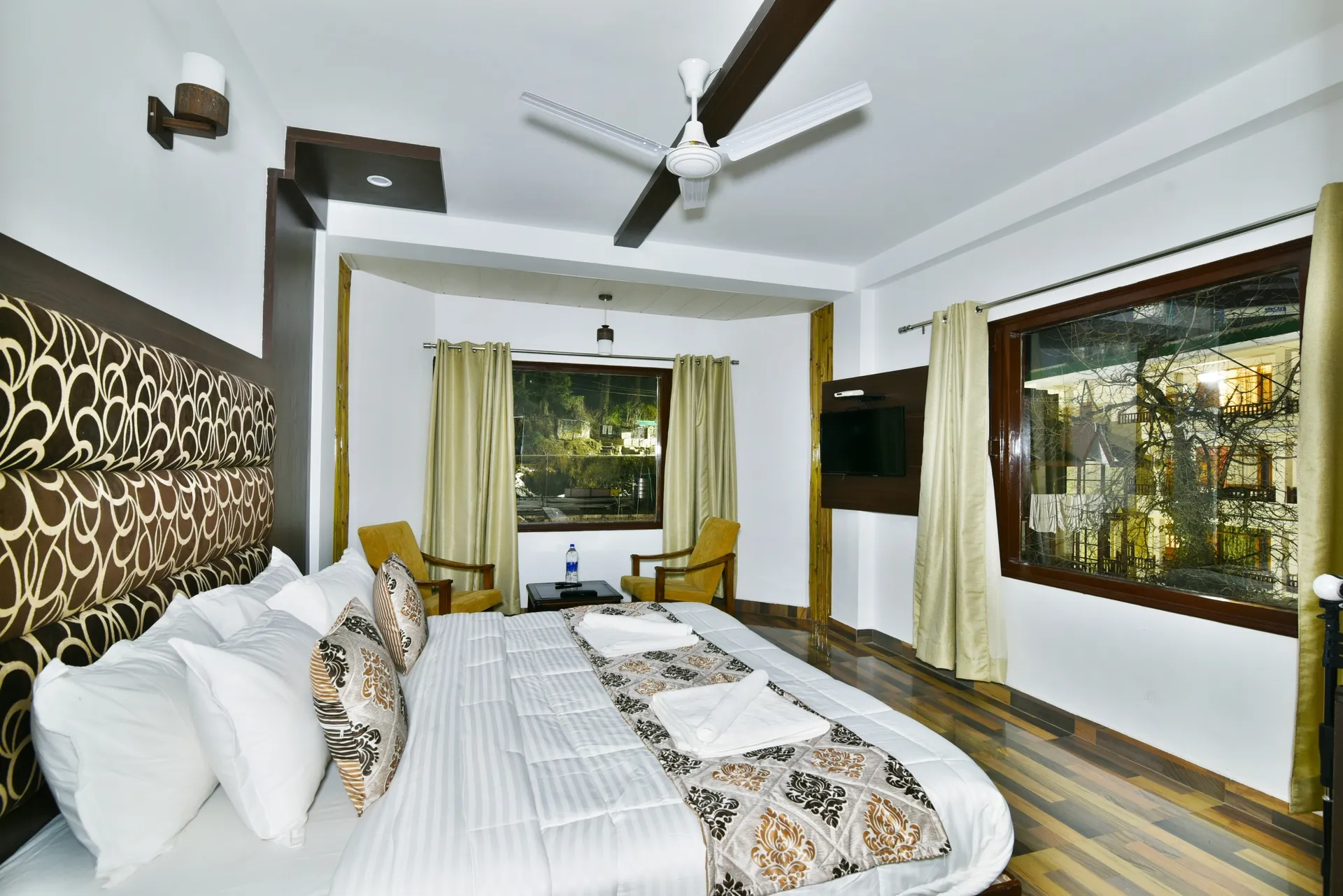 DLS Kapoor Resort Common Area