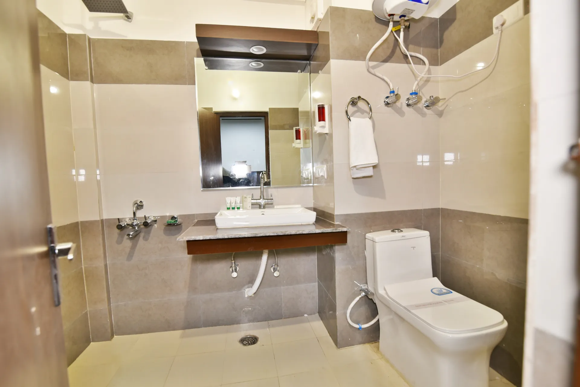 DLS Kapoor Resort Room
