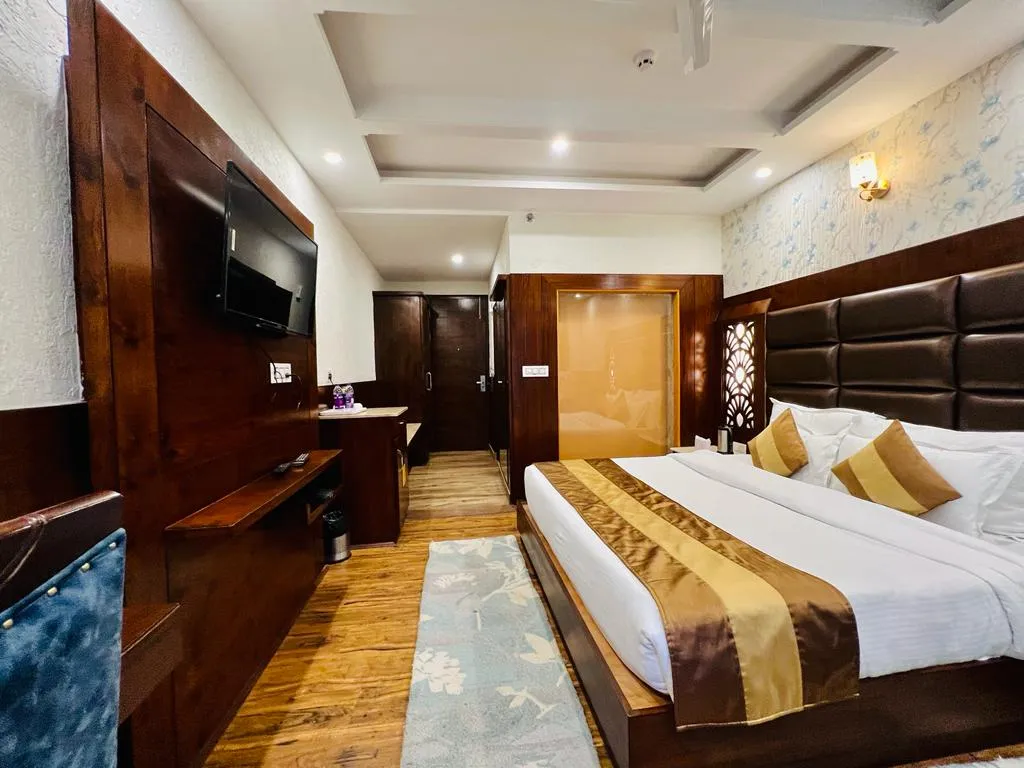 DLS La serene Valley Room