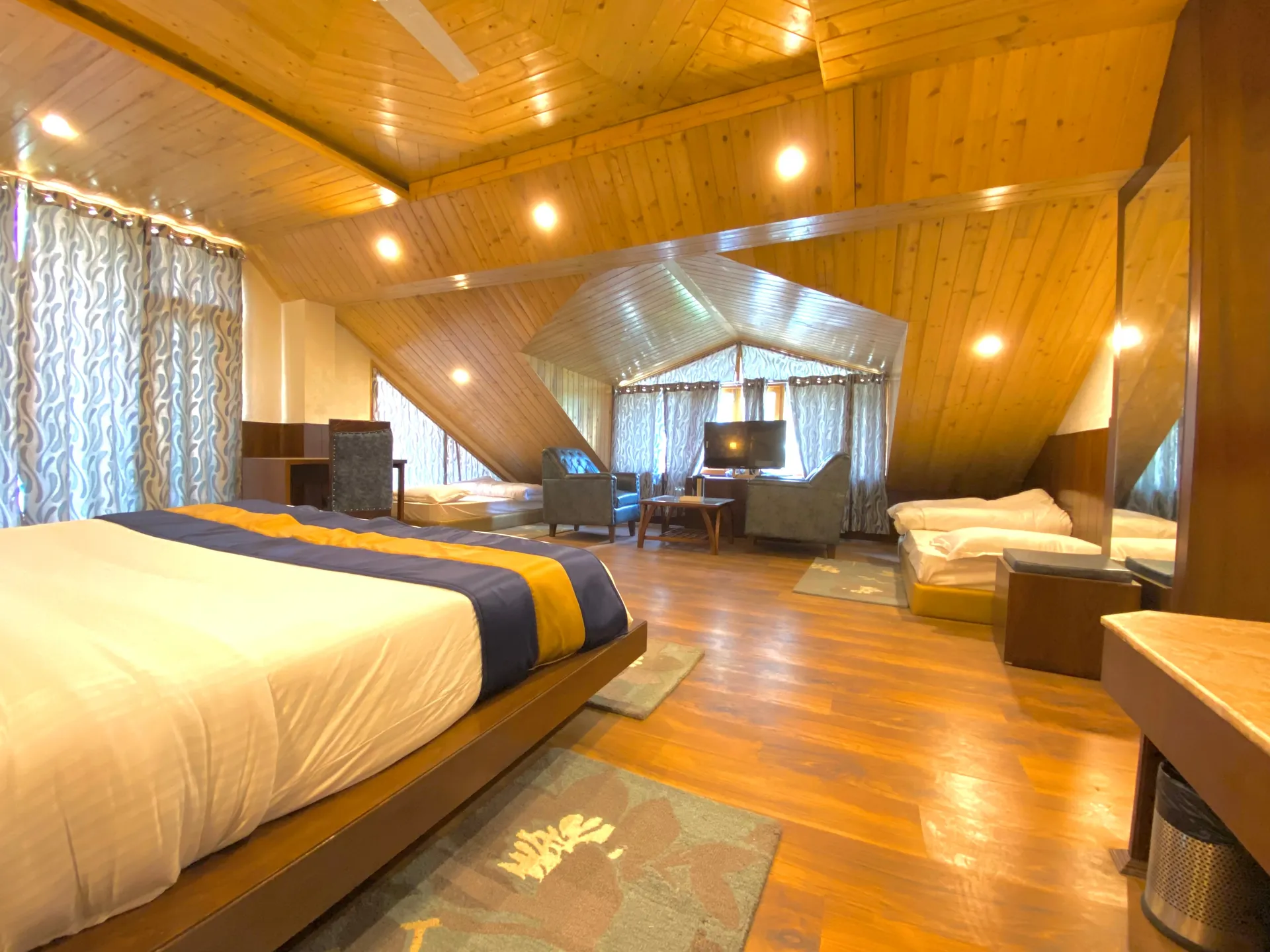 DLS La serene Valley Room