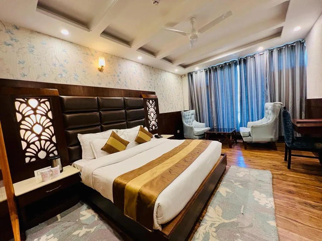DLS La serene Valley Room