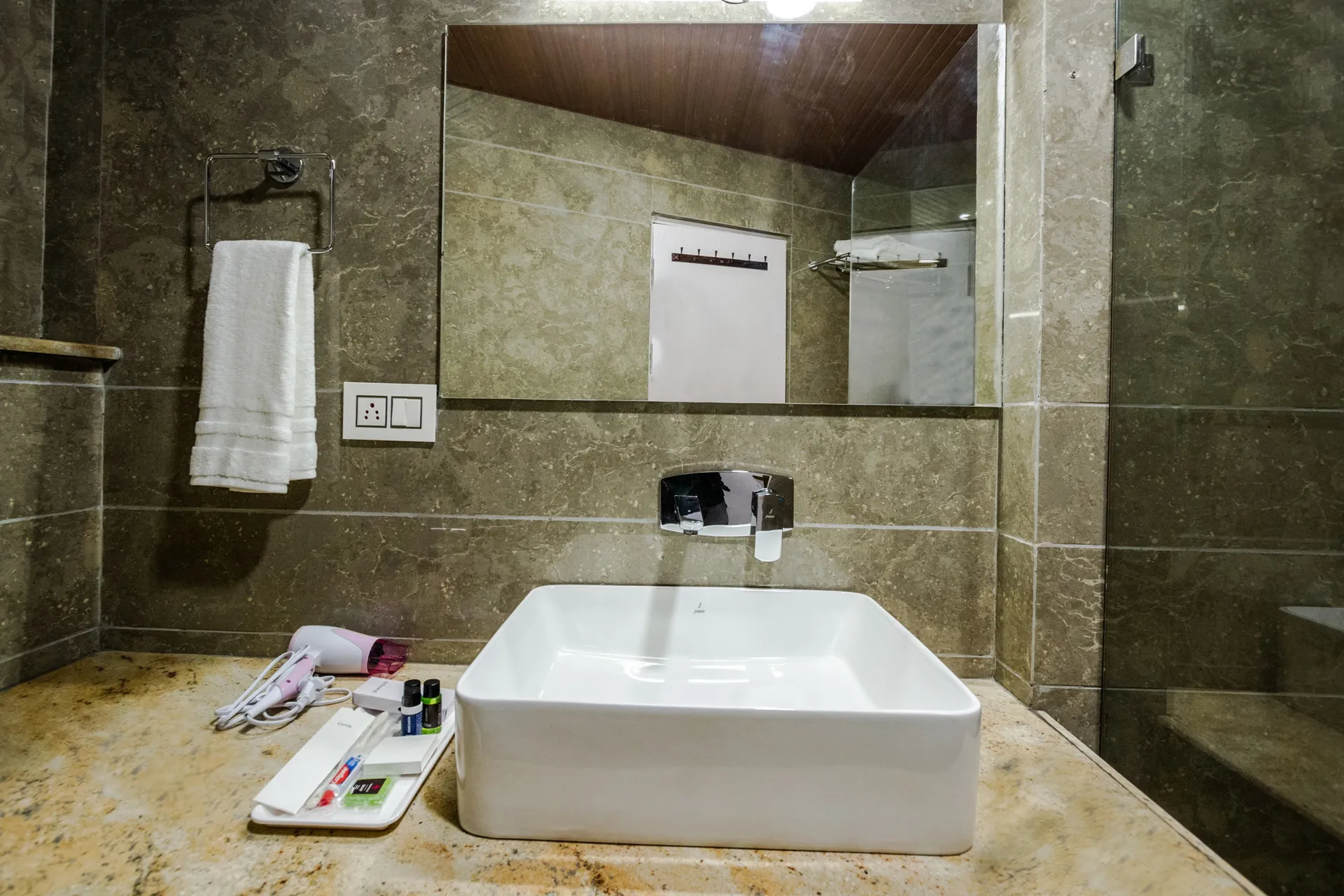 DLS La serene Valley Room