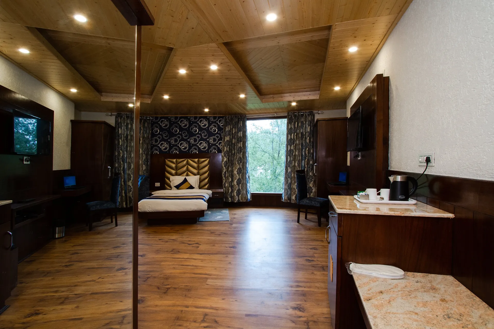 DLS La serene Valley Room
