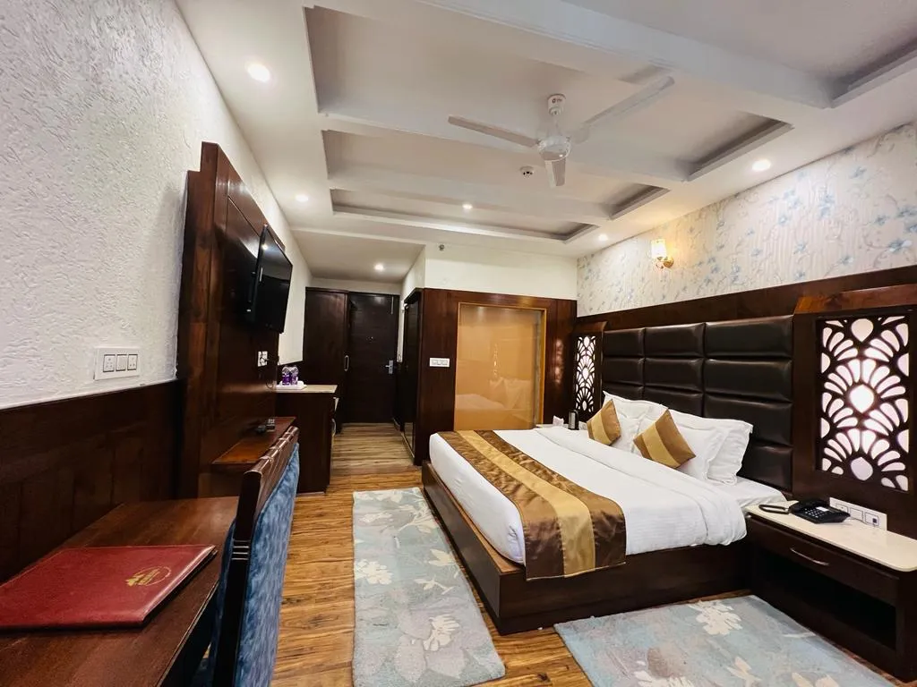 DLS La serene Valley Room