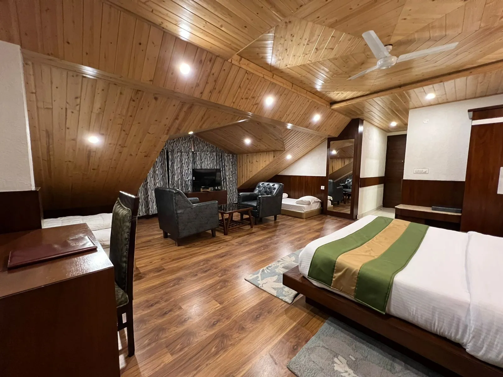 DLS La serene Valley Room