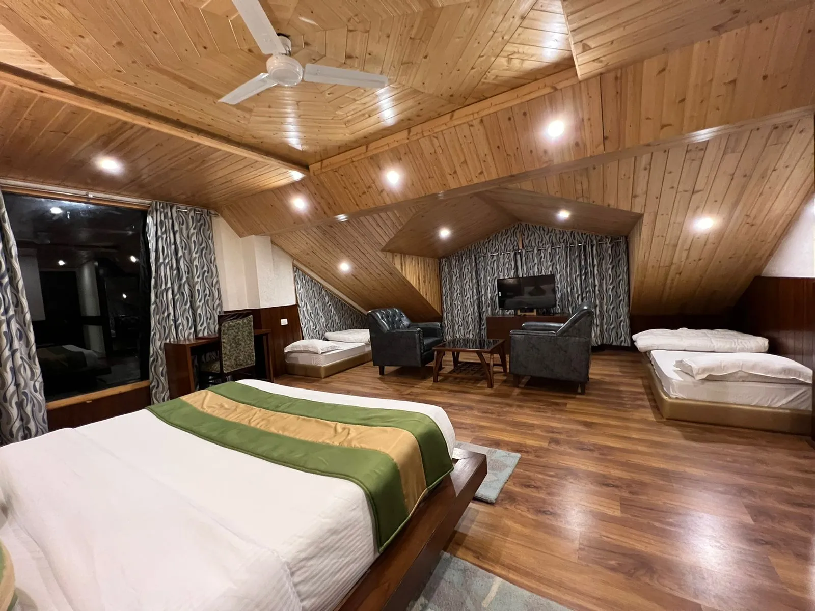DLS La serene Valley Room