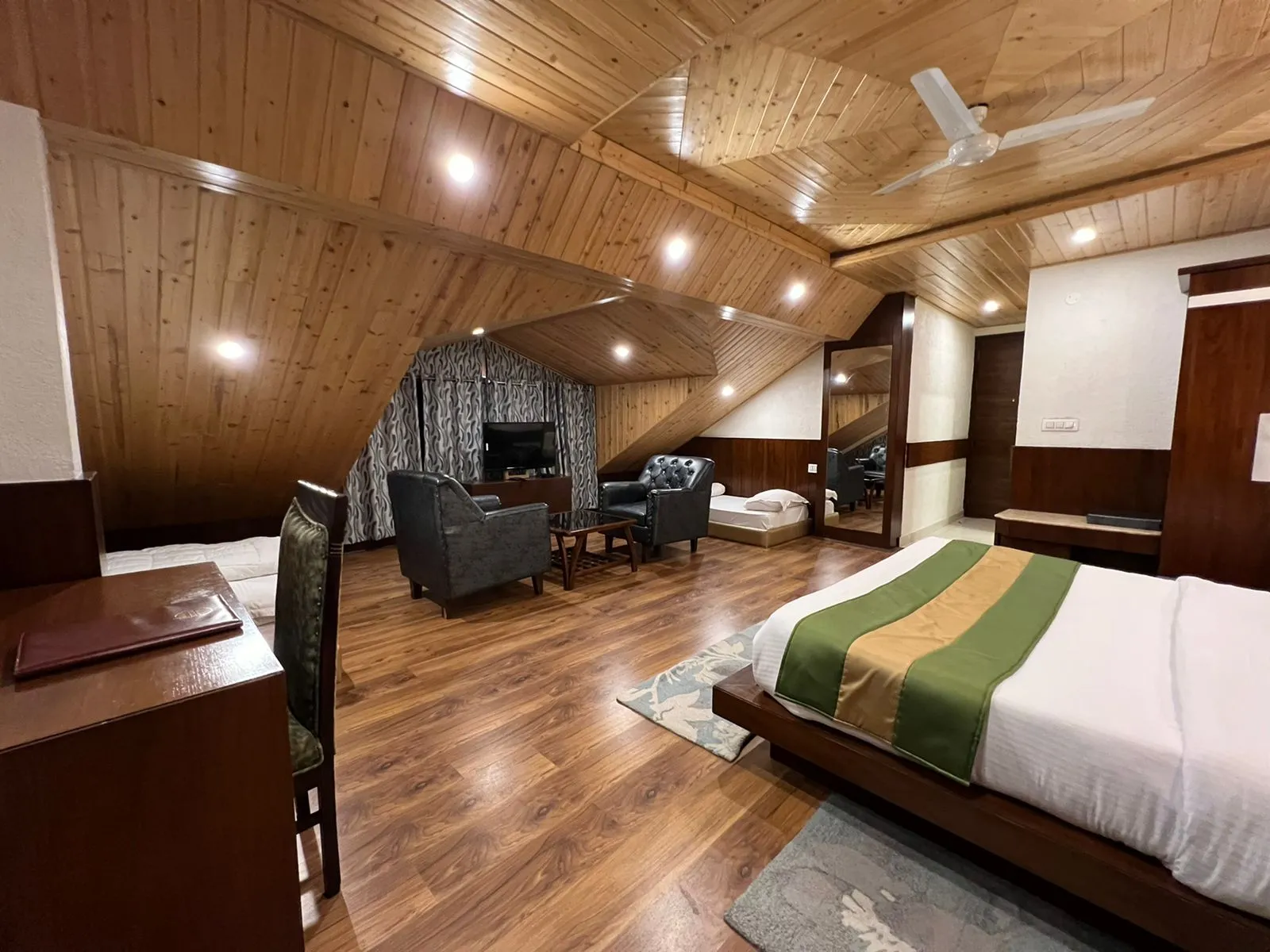 DLS La serene Valley Room