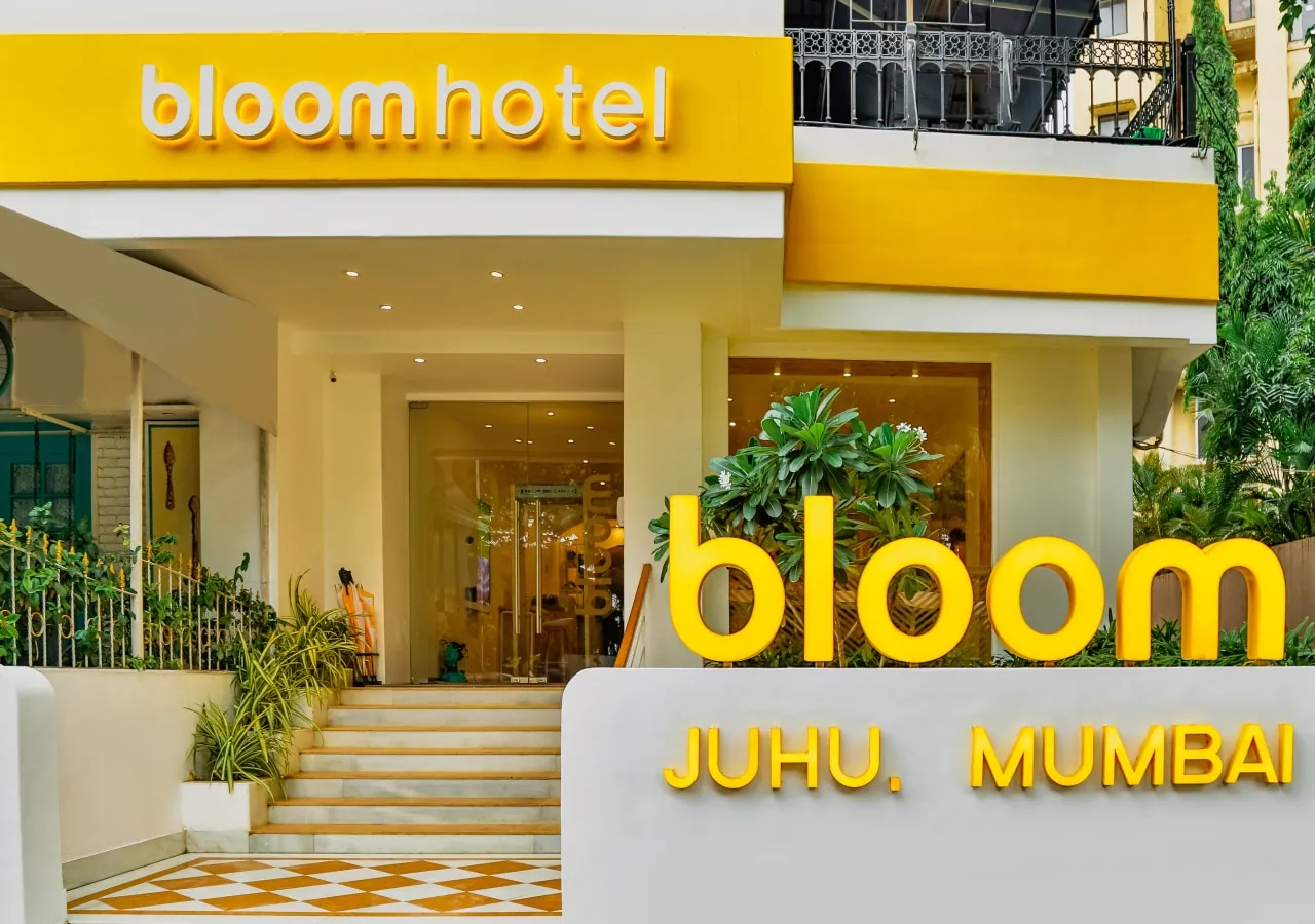 Bloom Hotel - Juhu Entrance