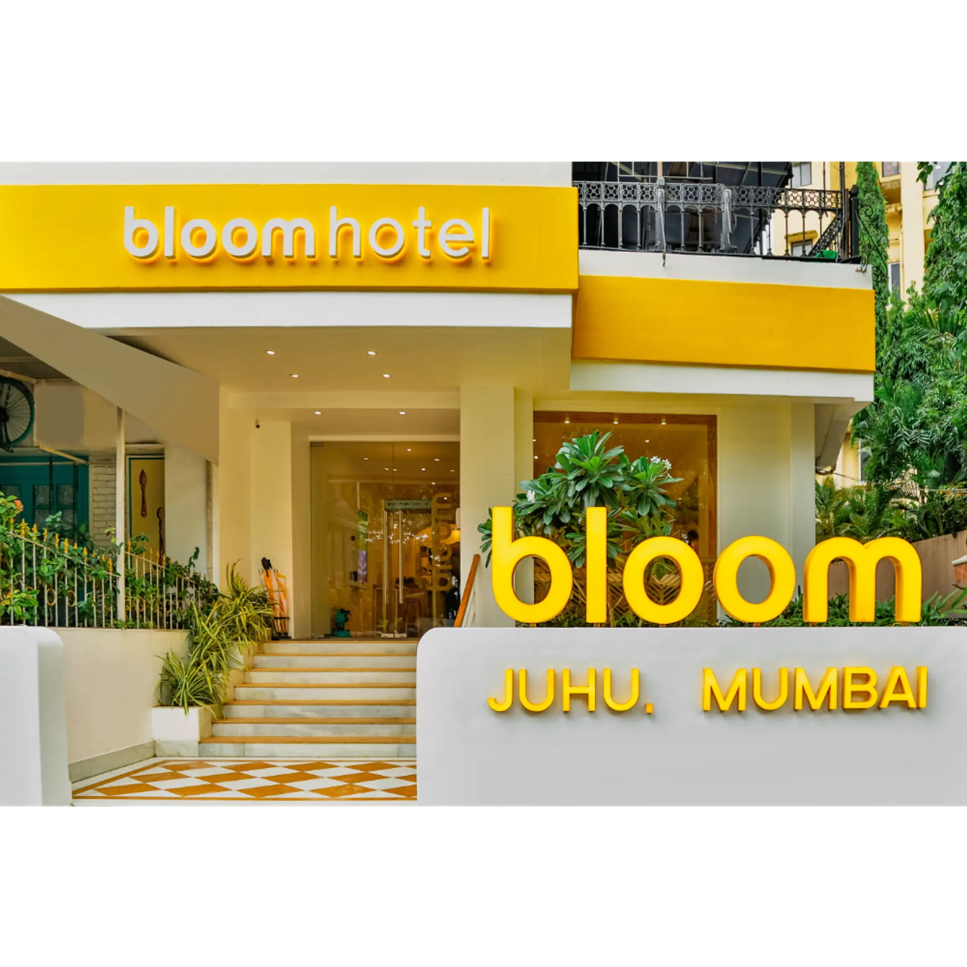 Bloom Hotel - Juhu Entrance