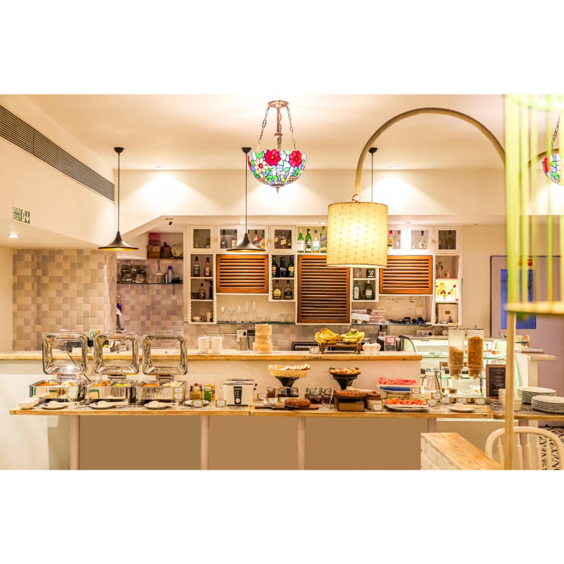 Bloom Hotel - Juhu Restaurant
