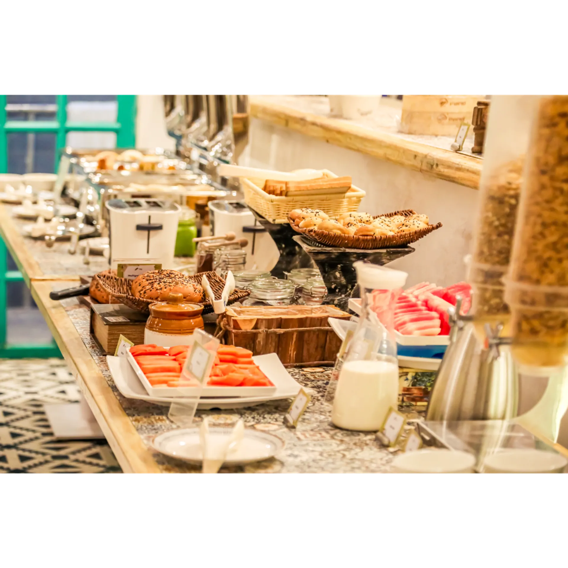 Bloom Hotel - Juhu Restaurant