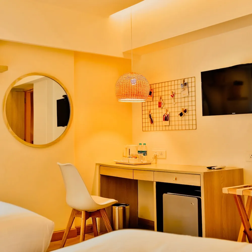 Bloom Hotel - Juhu Room