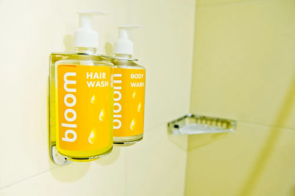 Bloom Hotel - Juhu Washroom
