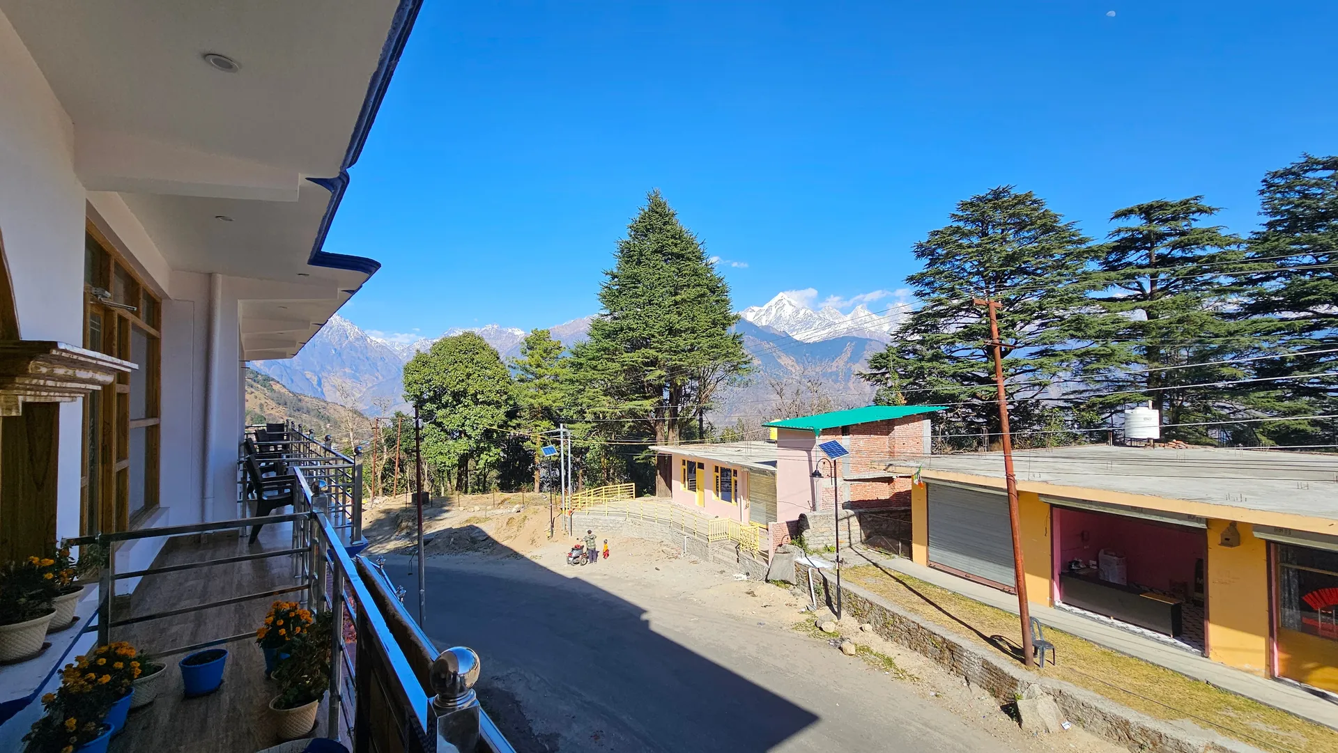 Hotel Mansarovar Inn Outdoors
