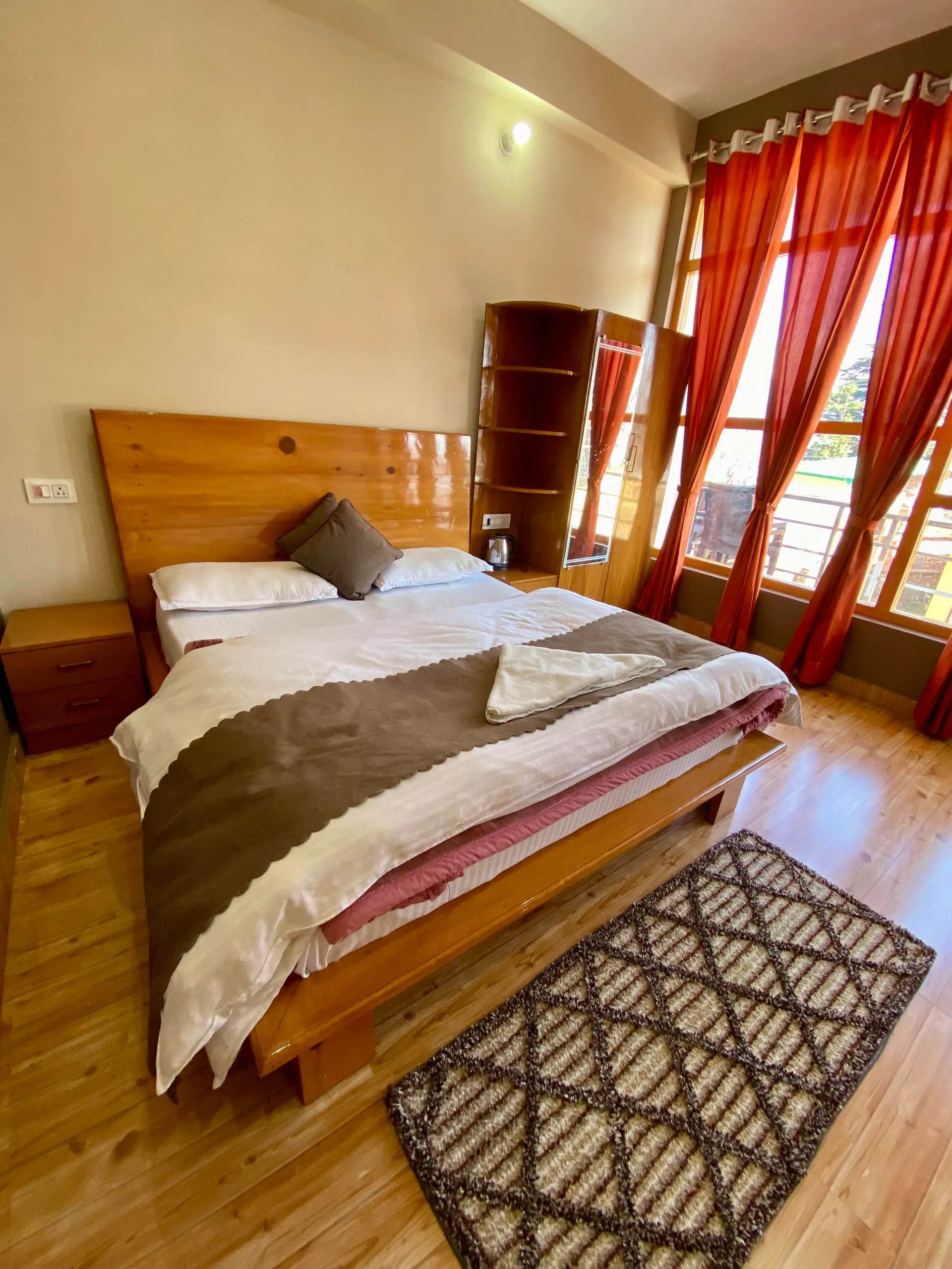 Hotel Mansarovar Inn Room