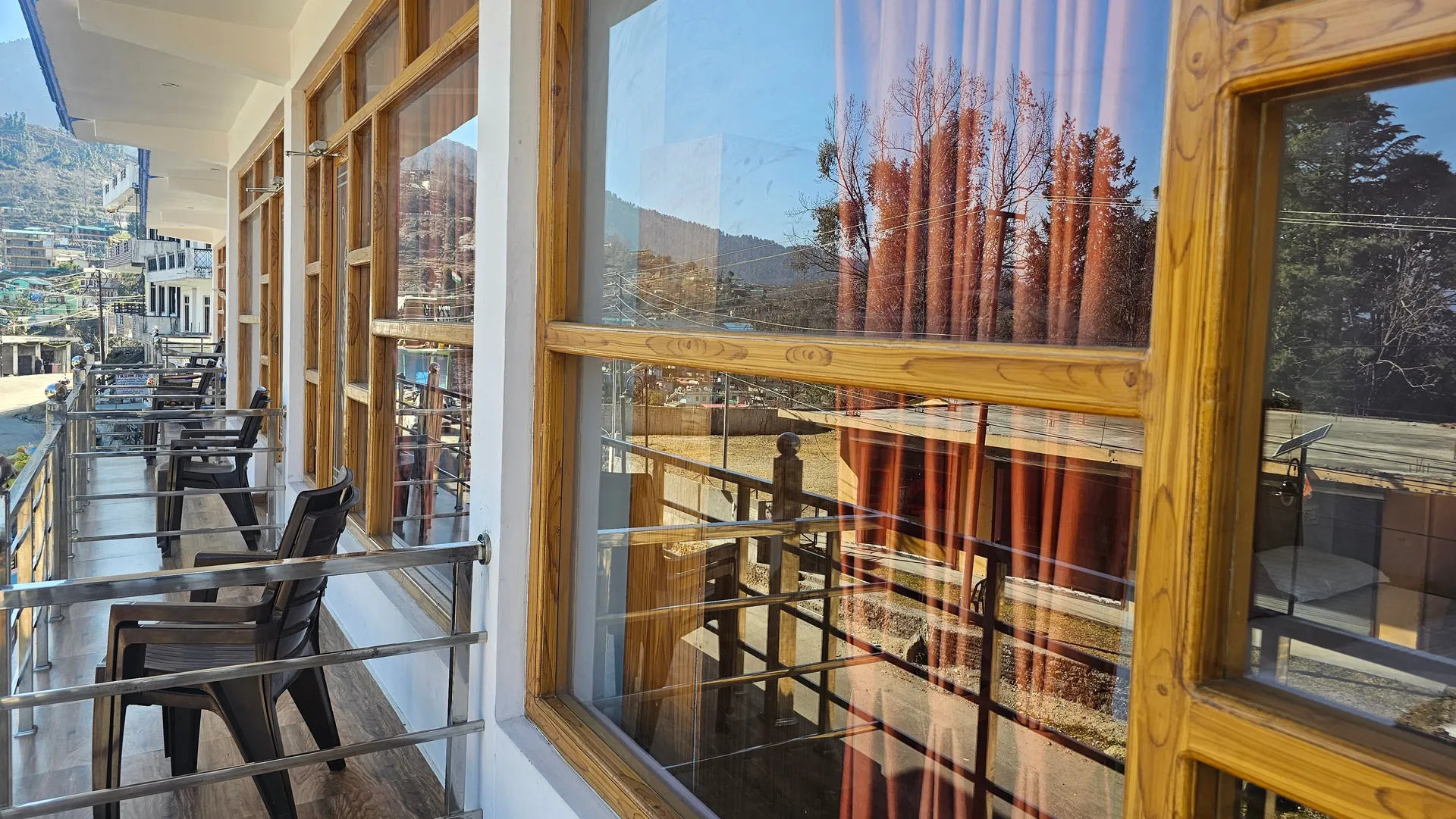 Hotel Mansarovar Inn Room