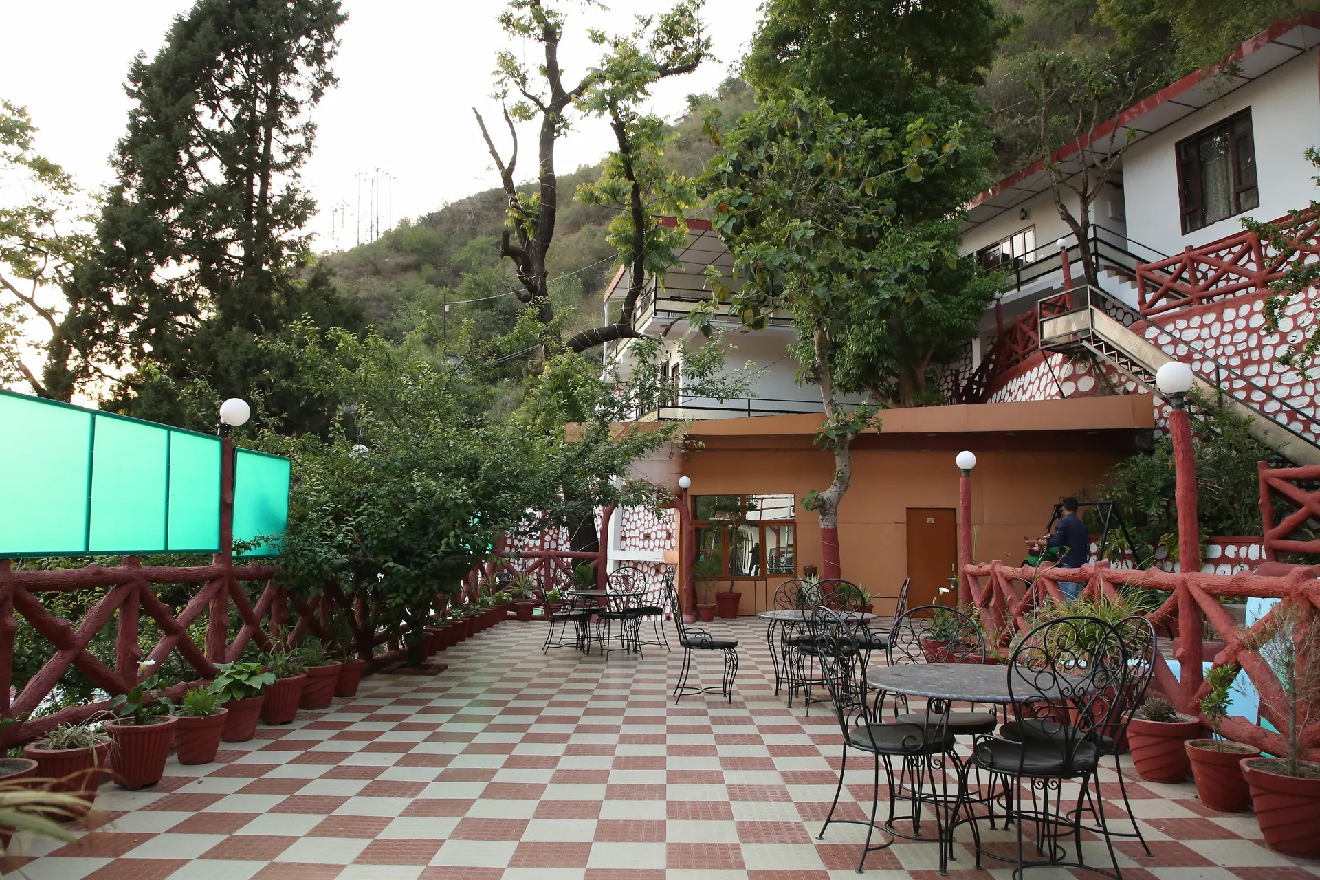 CEYONE CLASSIC FALL RESORT Entrance