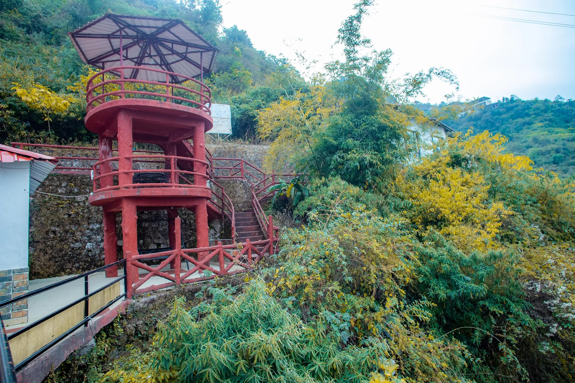 CEYONE CLASSIC FALL RESORT Outdoors