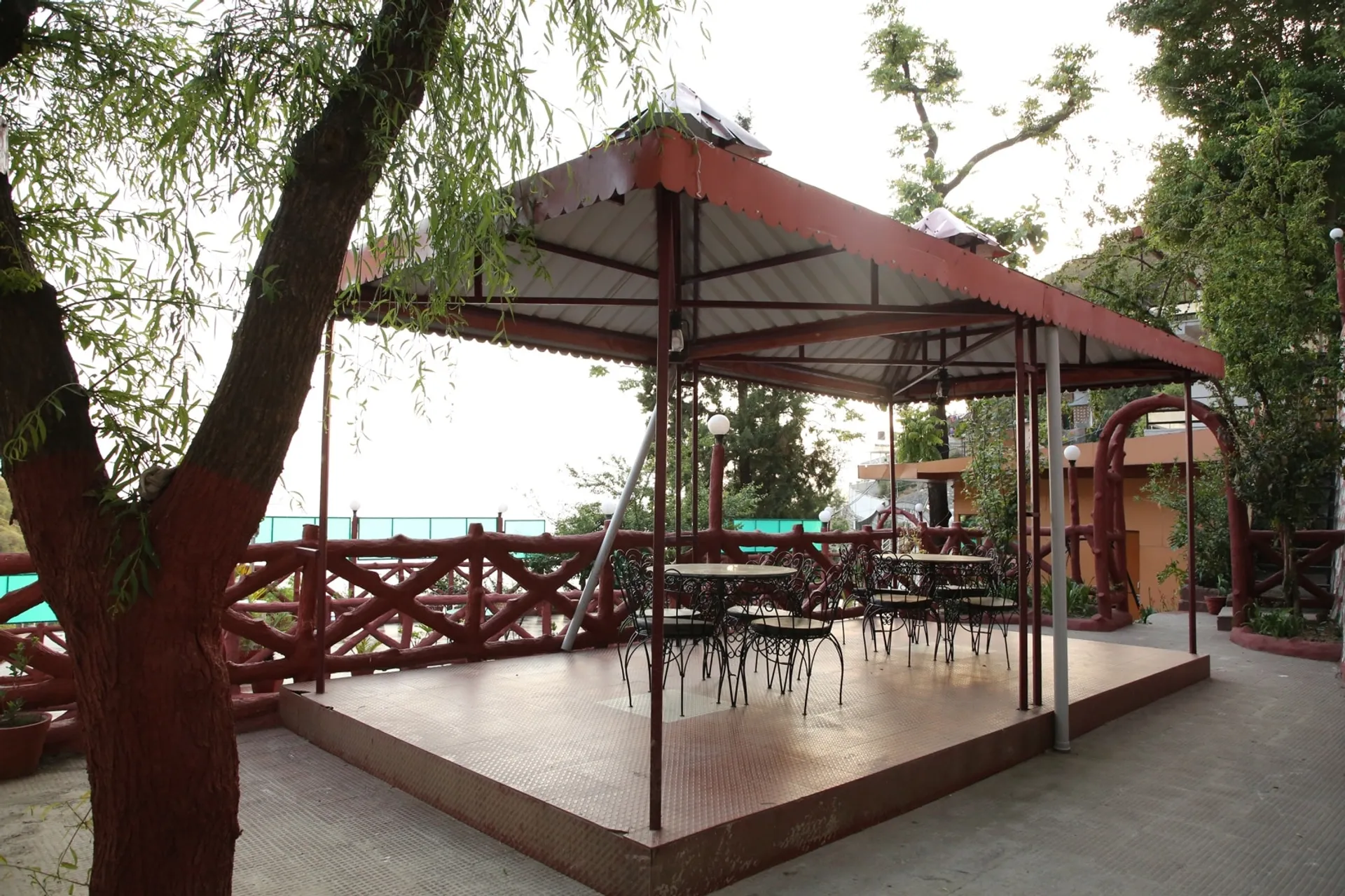 CEYONE CLASSIC FALL RESORT Play Area