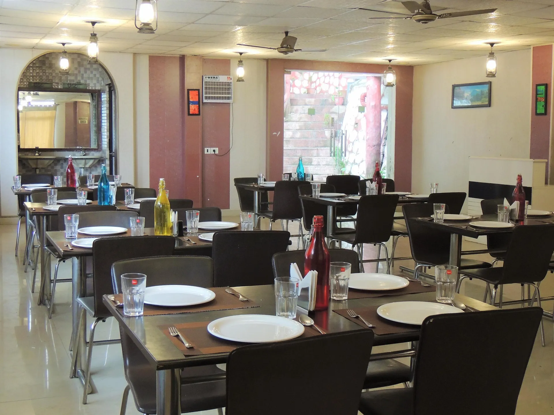 CEYONE CLASSIC FALL RESORT Restaurant