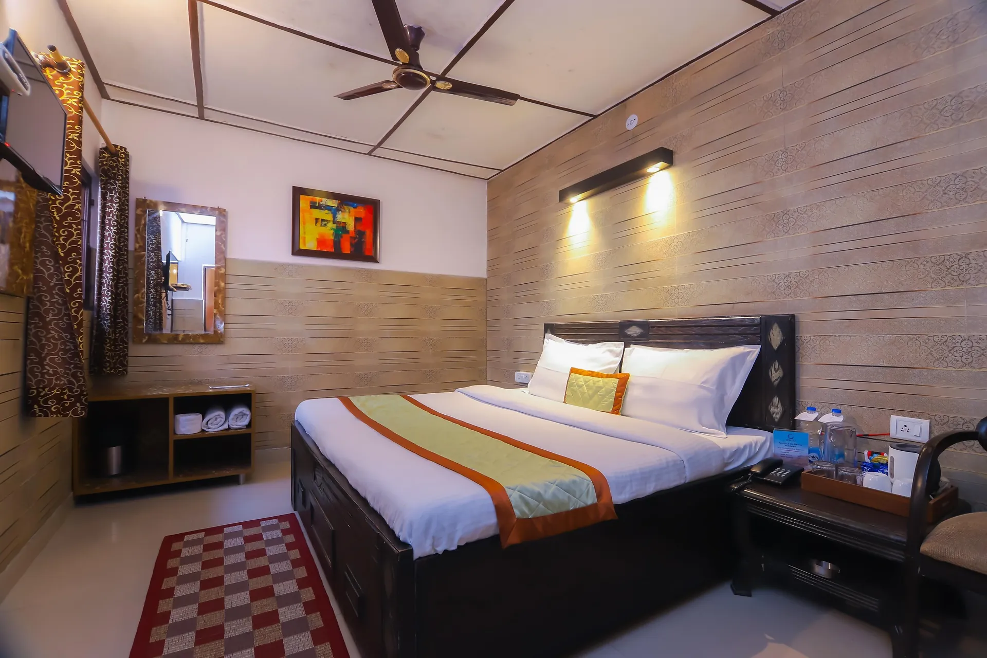CEYONE CLASSIC FALL RESORT Room
