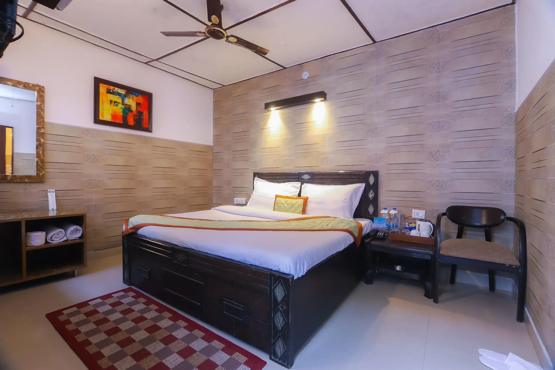 CEYONE CLASSIC FALL RESORT Room
