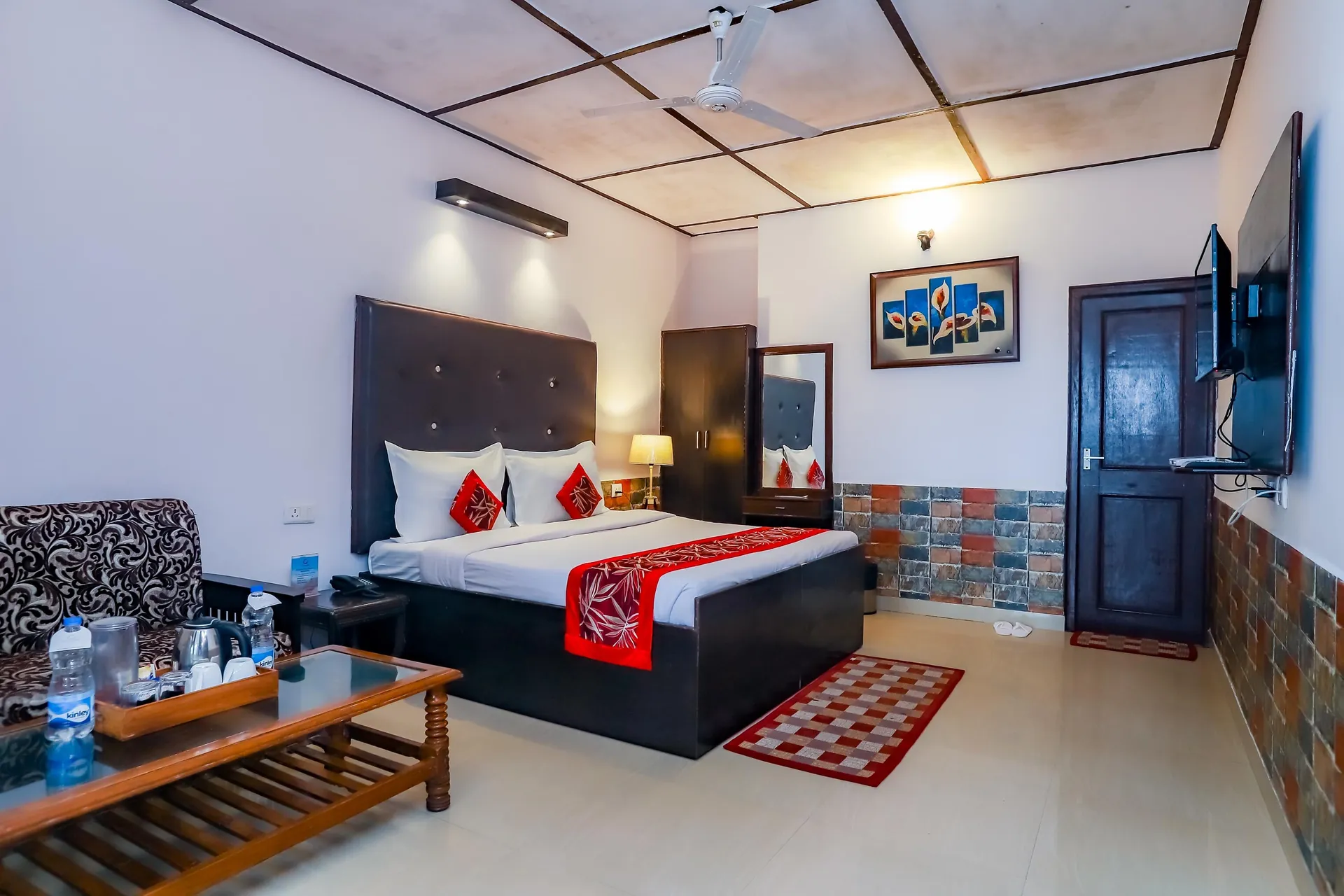 CEYONE CLASSIC FALL RESORT Room