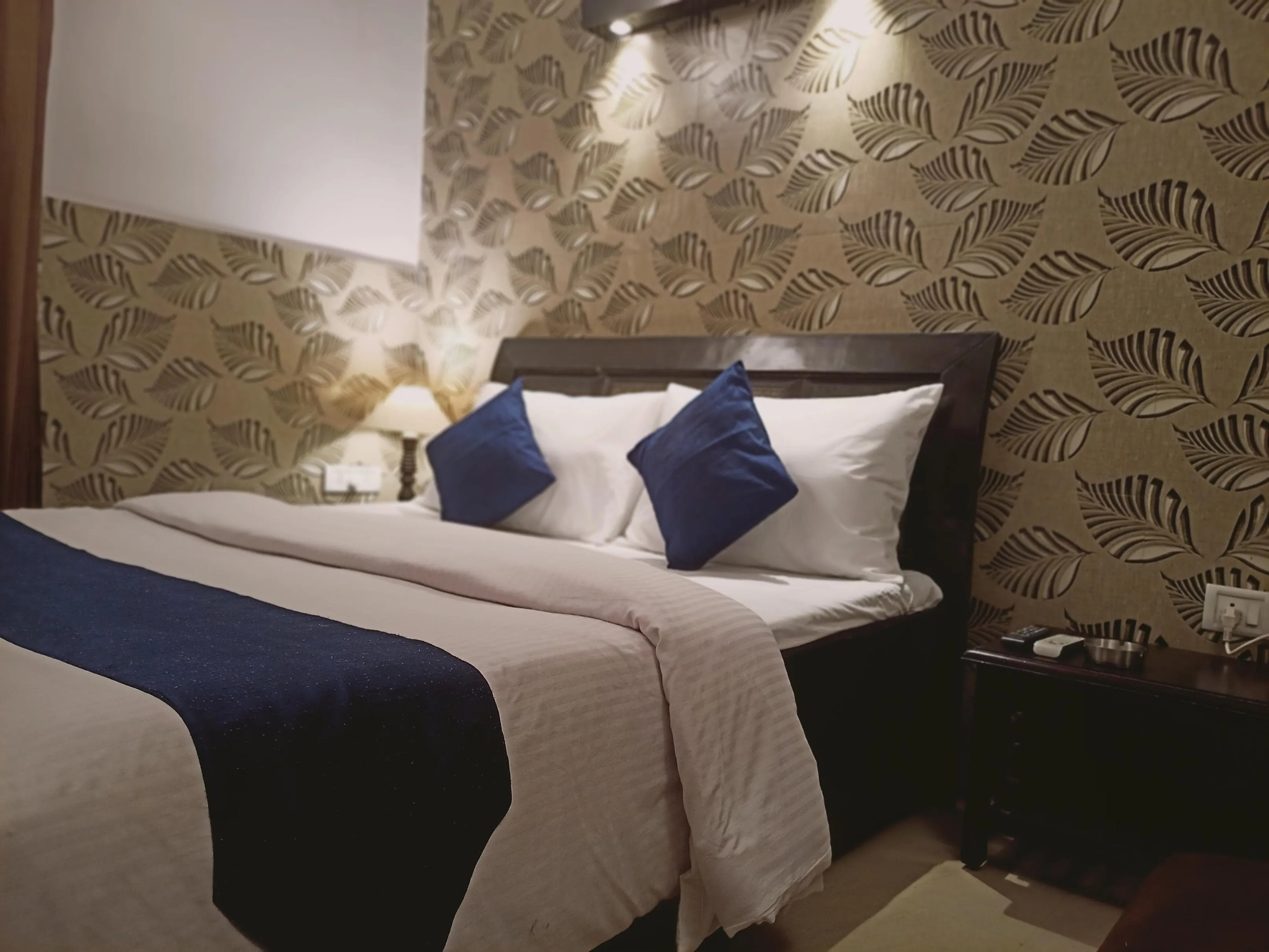CEYONE CLASSIC FALL RESORT Room