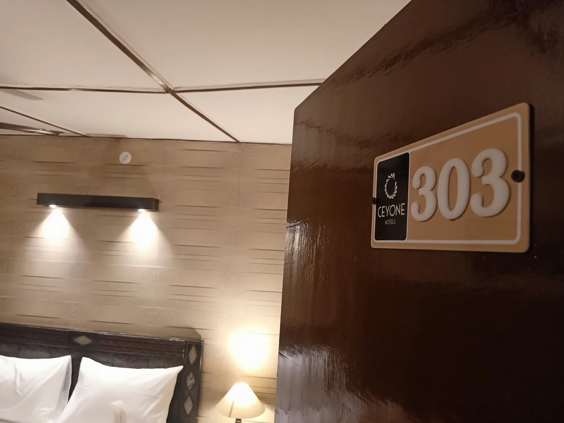 CEYONE CLASSIC FALL RESORT Room