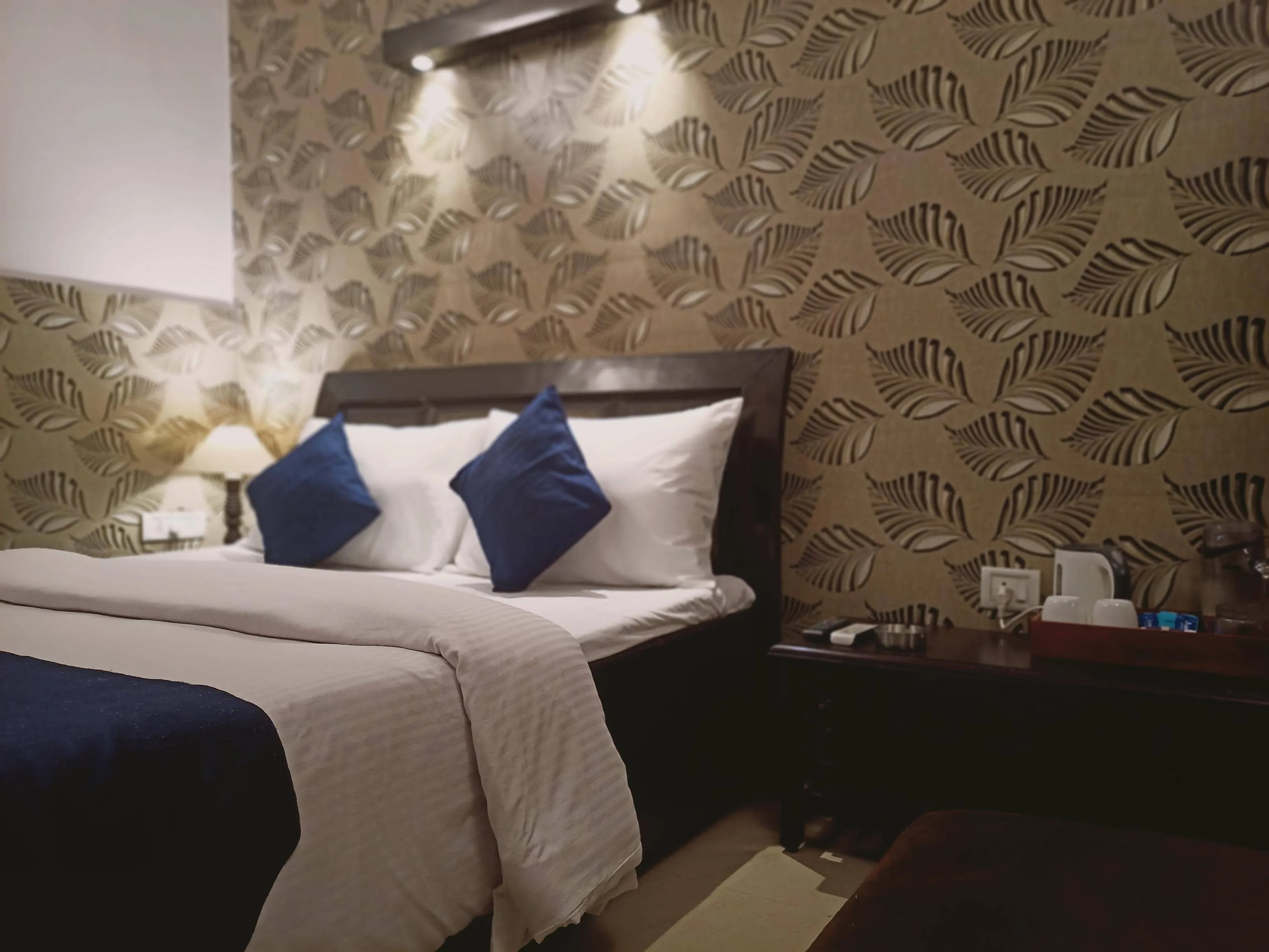 CEYONE CLASSIC FALL RESORT Room