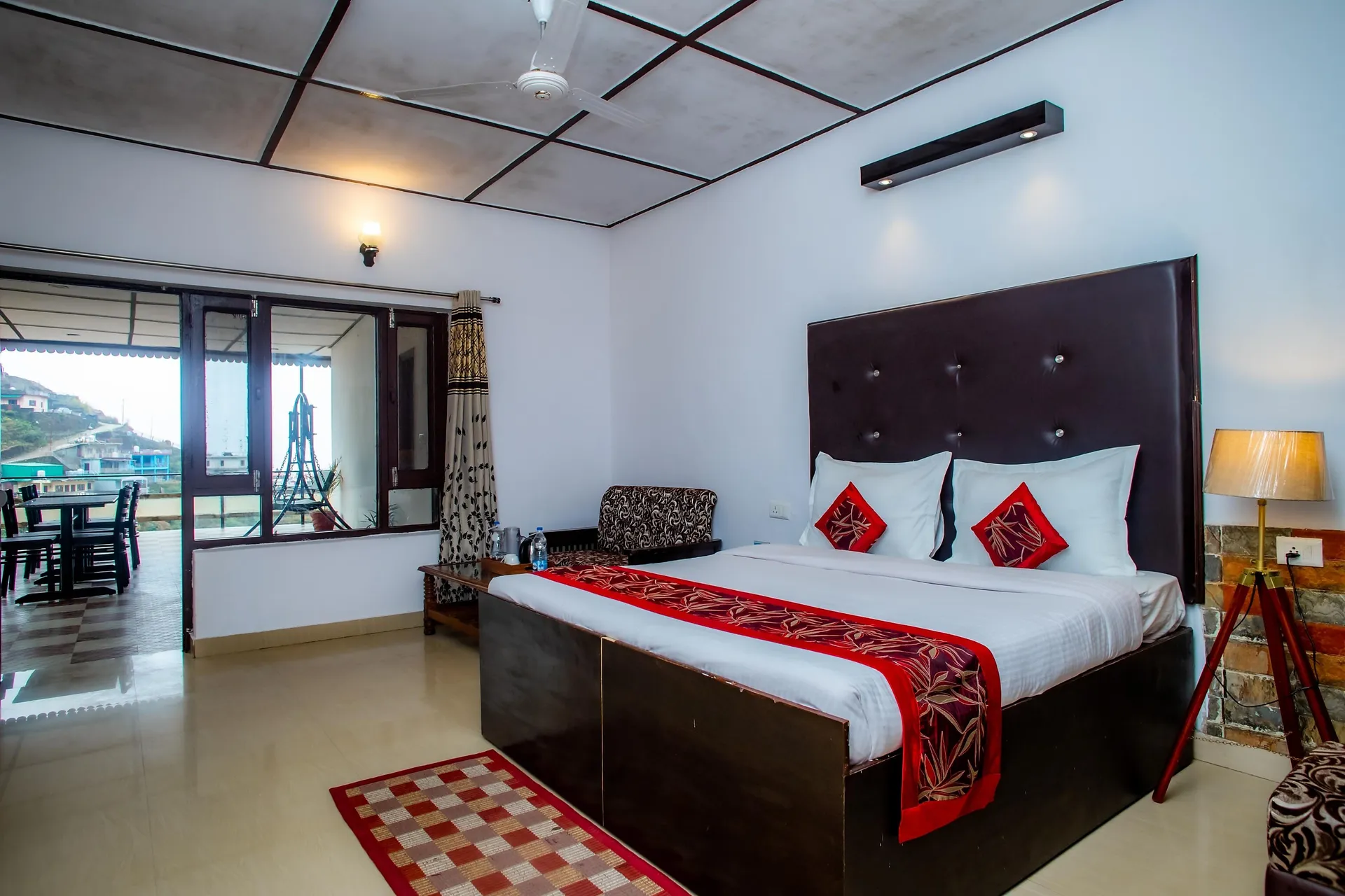 CEYONE CLASSIC FALL RESORT Room