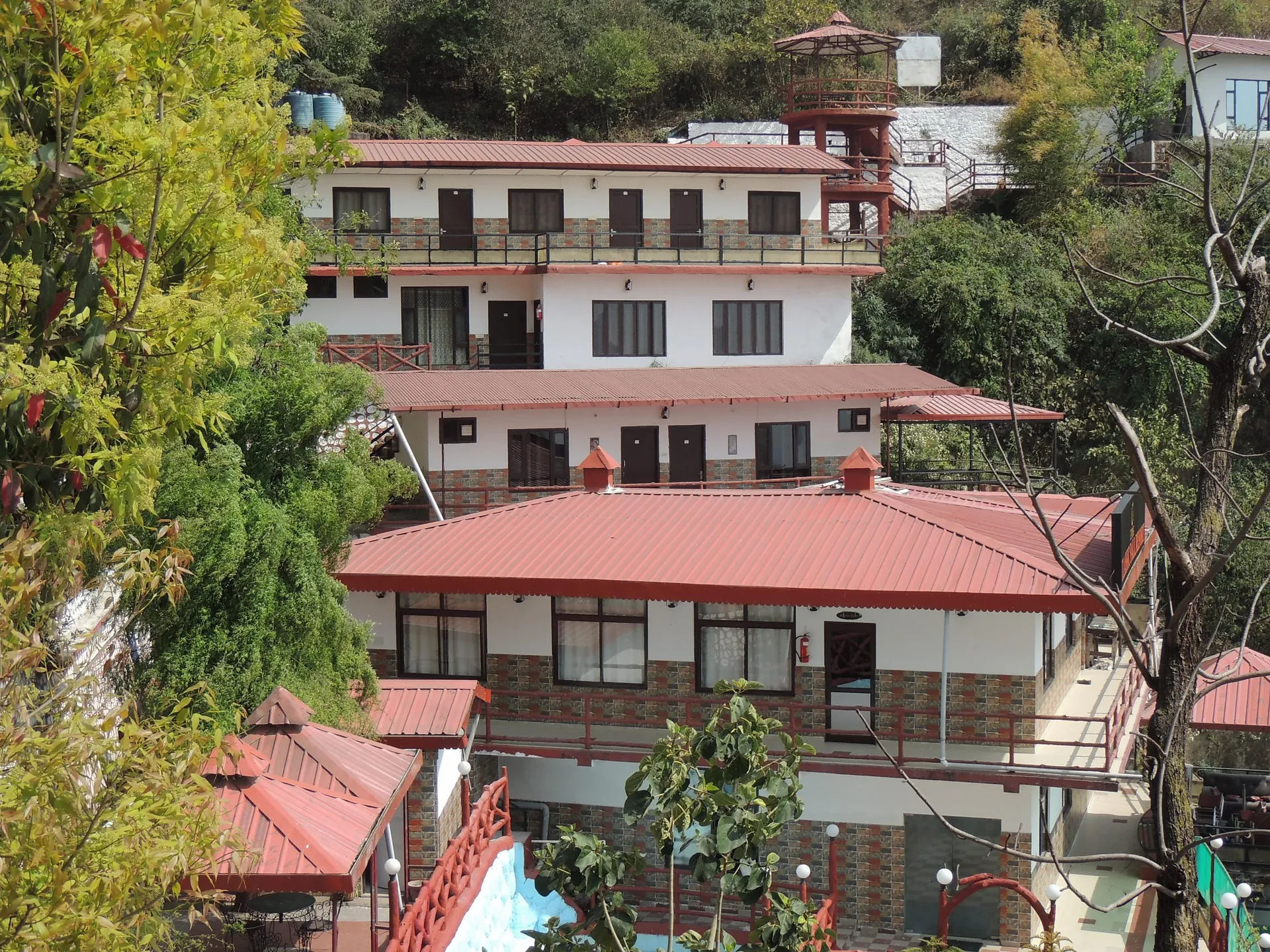 CEYONE CLASSIC FALL RESORT Views
