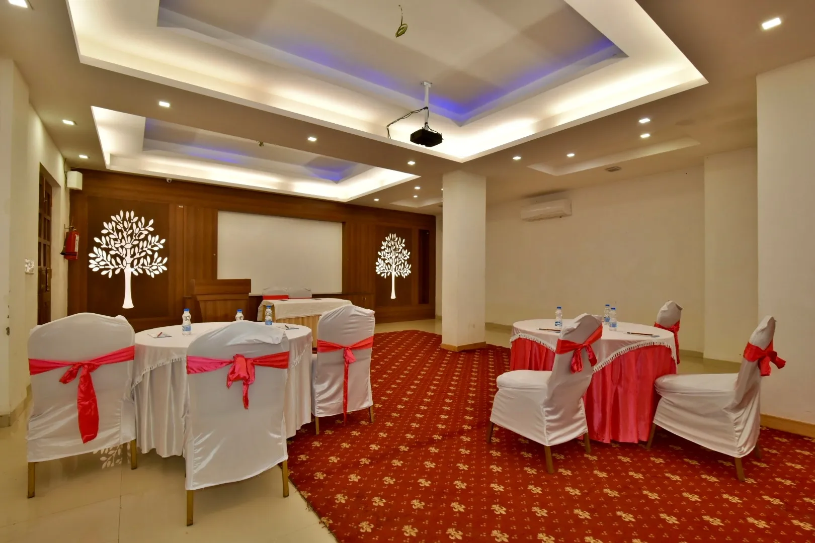 DLS Highland resort and Spa Conference Room