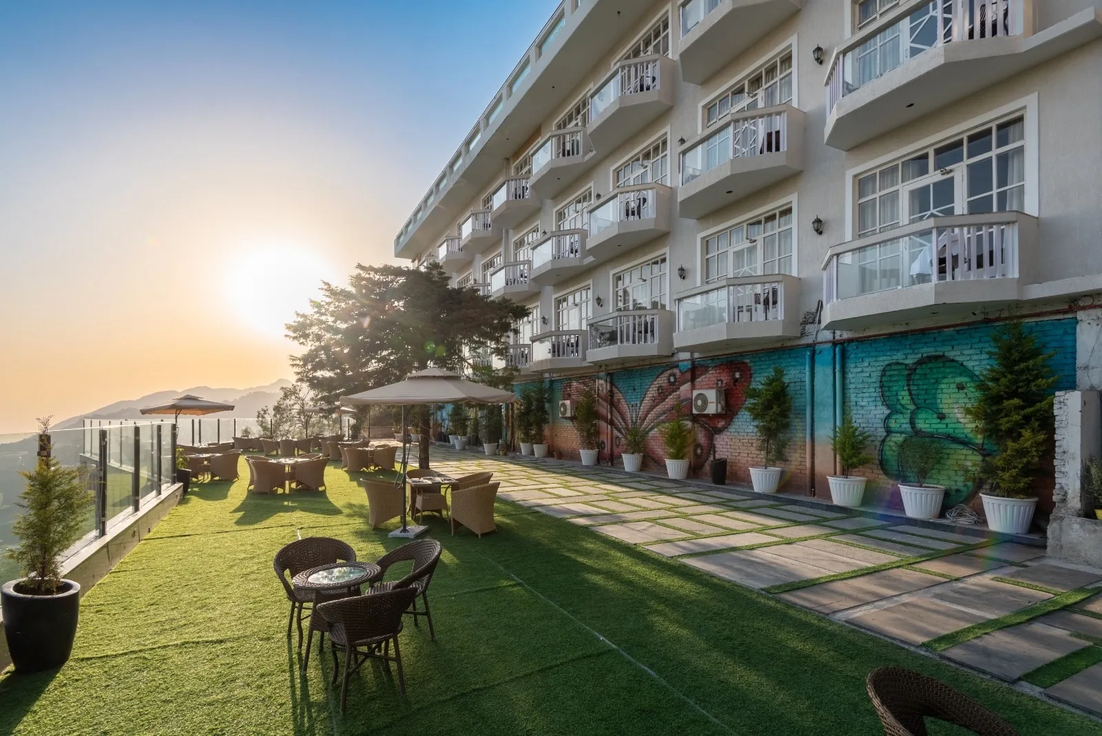 DLS Highland resort and Spa Outdoors