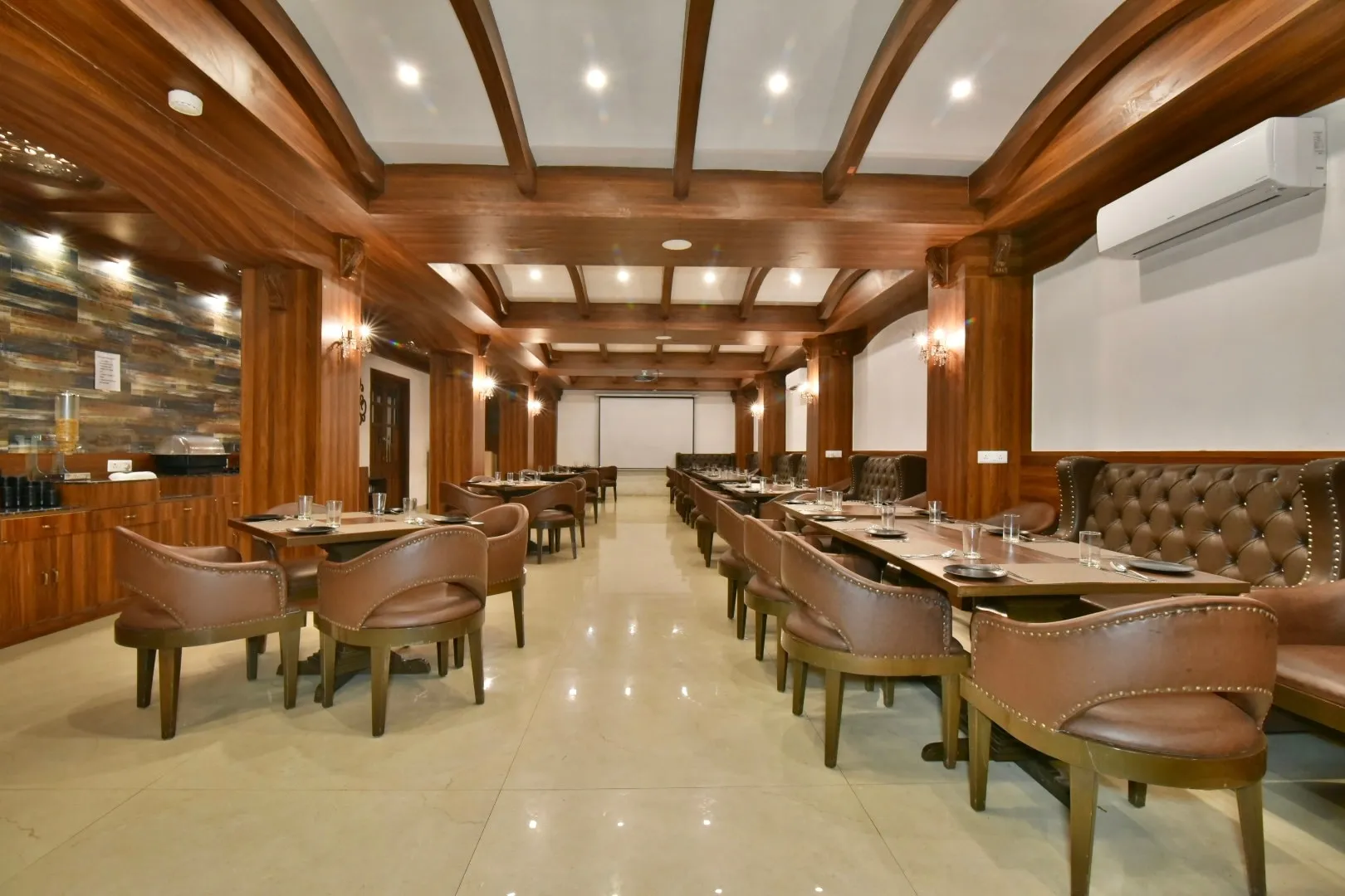 DLS Highland resort and Spa Restaurant