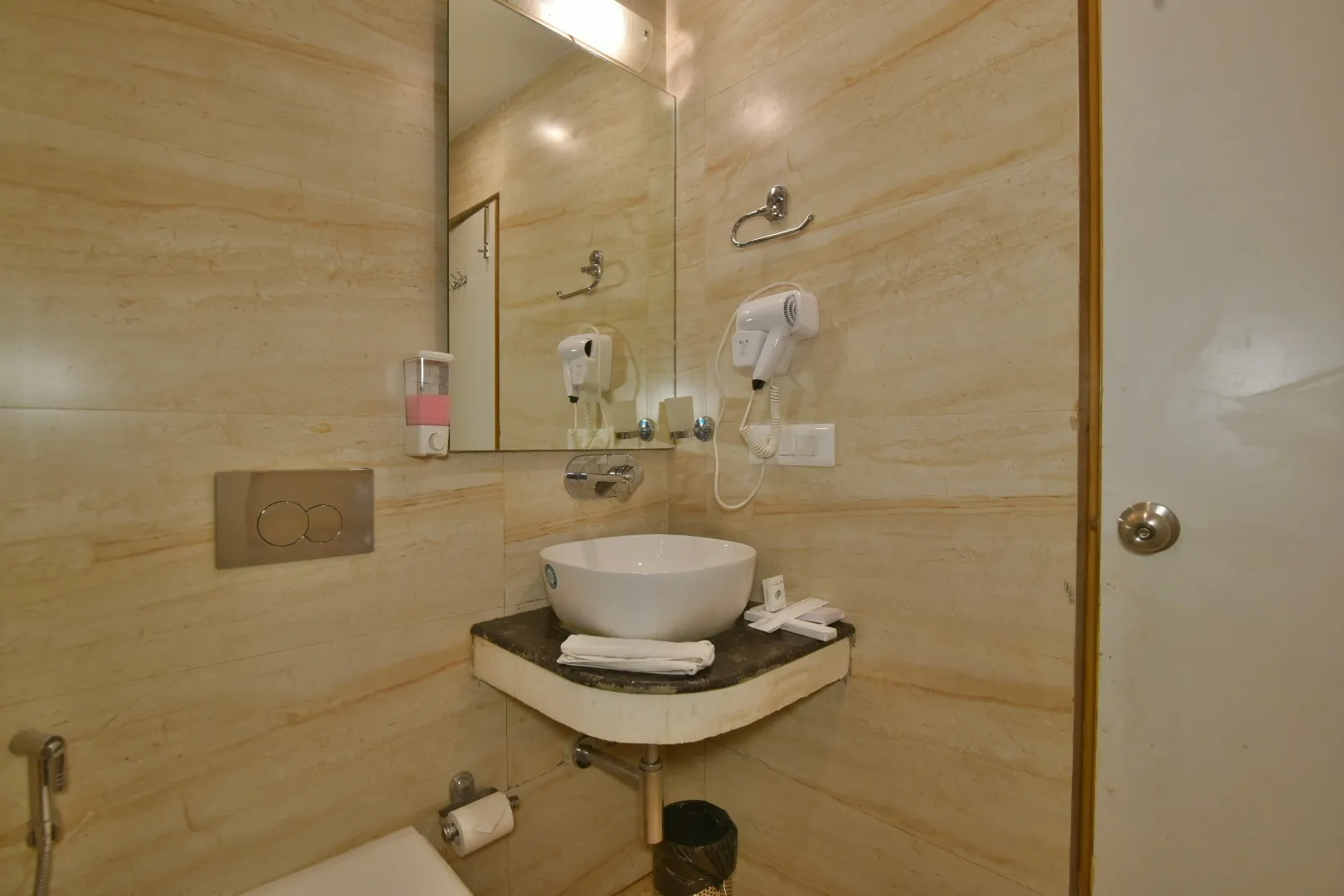 DLS Highland resort and Spa Room