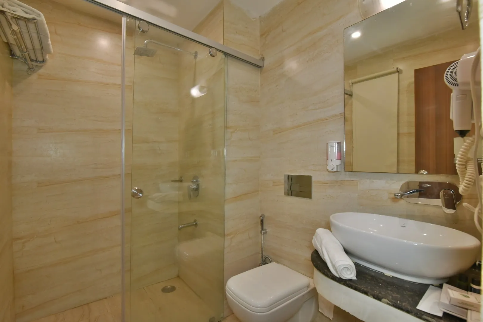 DLS Highland resort and Spa Washroom