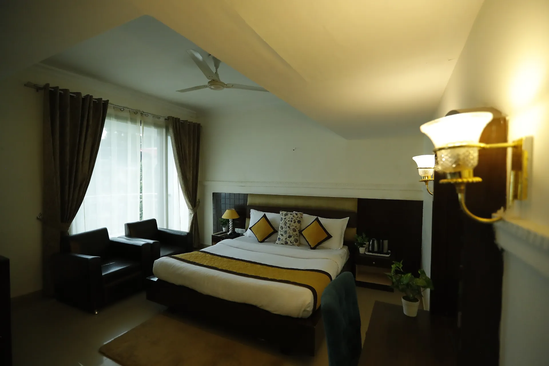 DLS Hotel Pearl Common Area