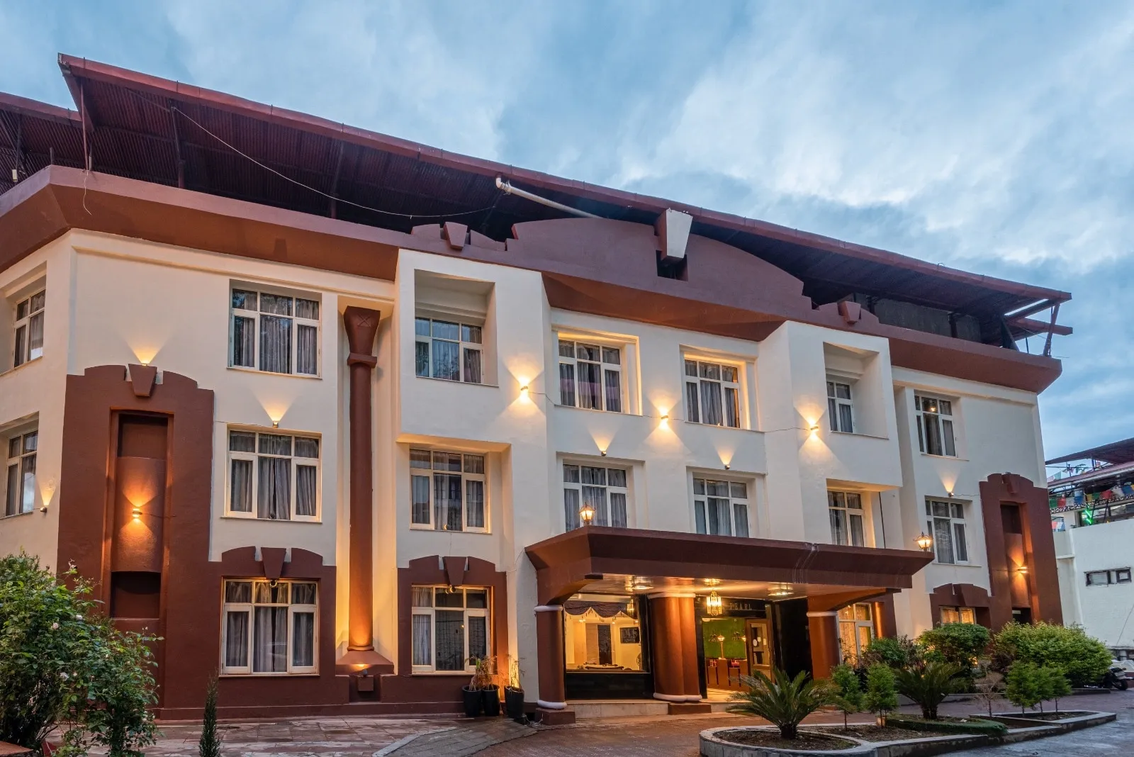DLS Hotel Pearl Facade