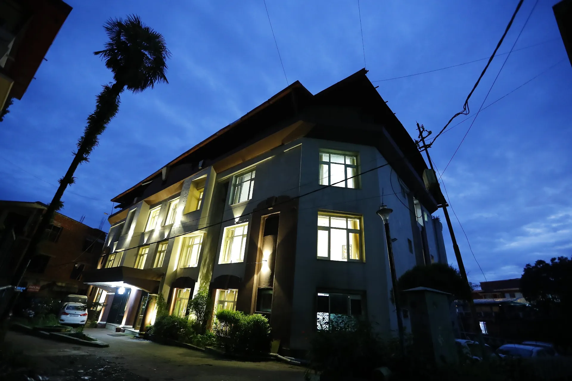 DLS Hotel Pearl Facade