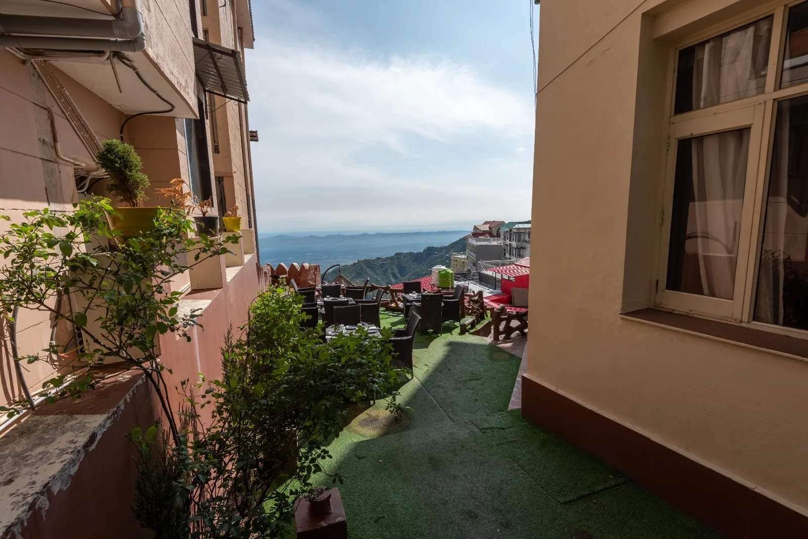 DLS Hotel Pearl Garden
